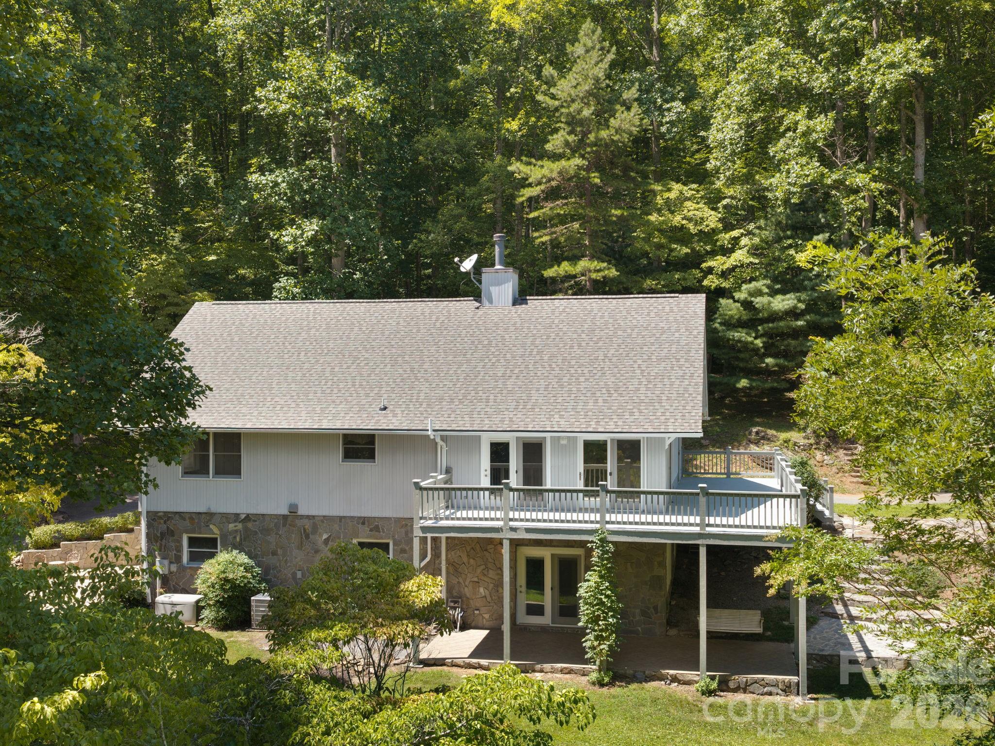 1572 Brushy Fork Road Property Photo 2