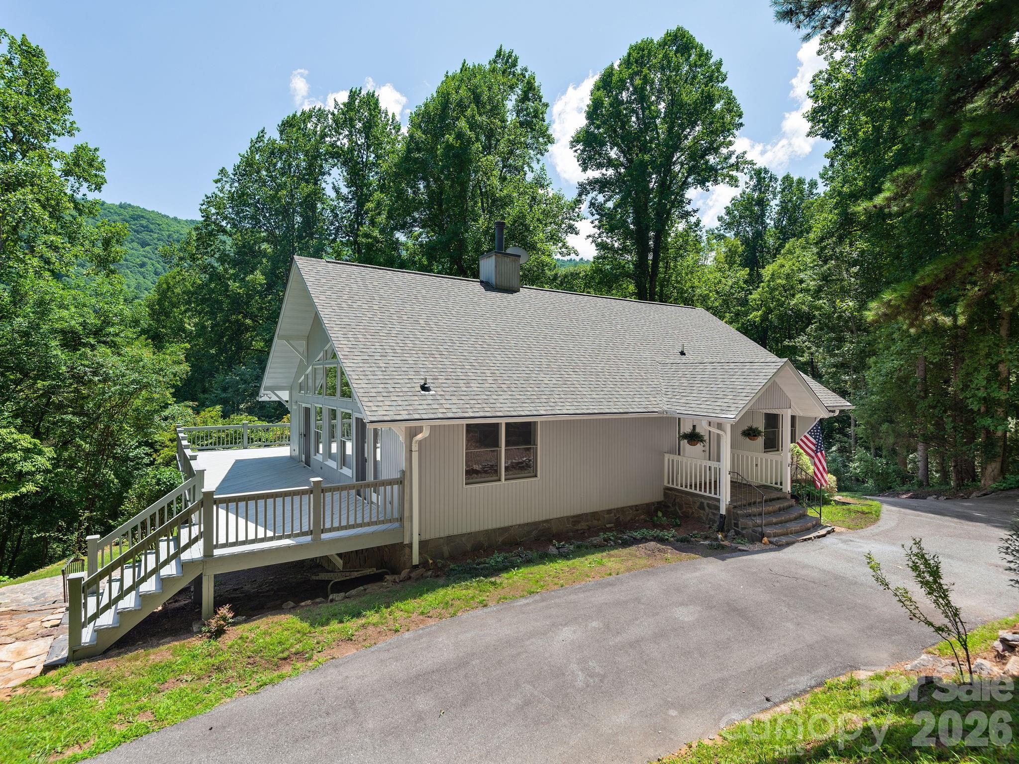 1572 Brushy Fork Road Property Photo 3