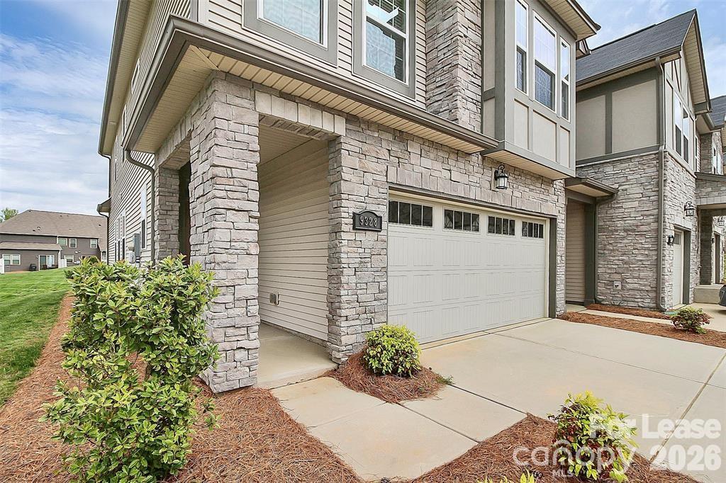 9328 Glenburn Lane Property Photo 2