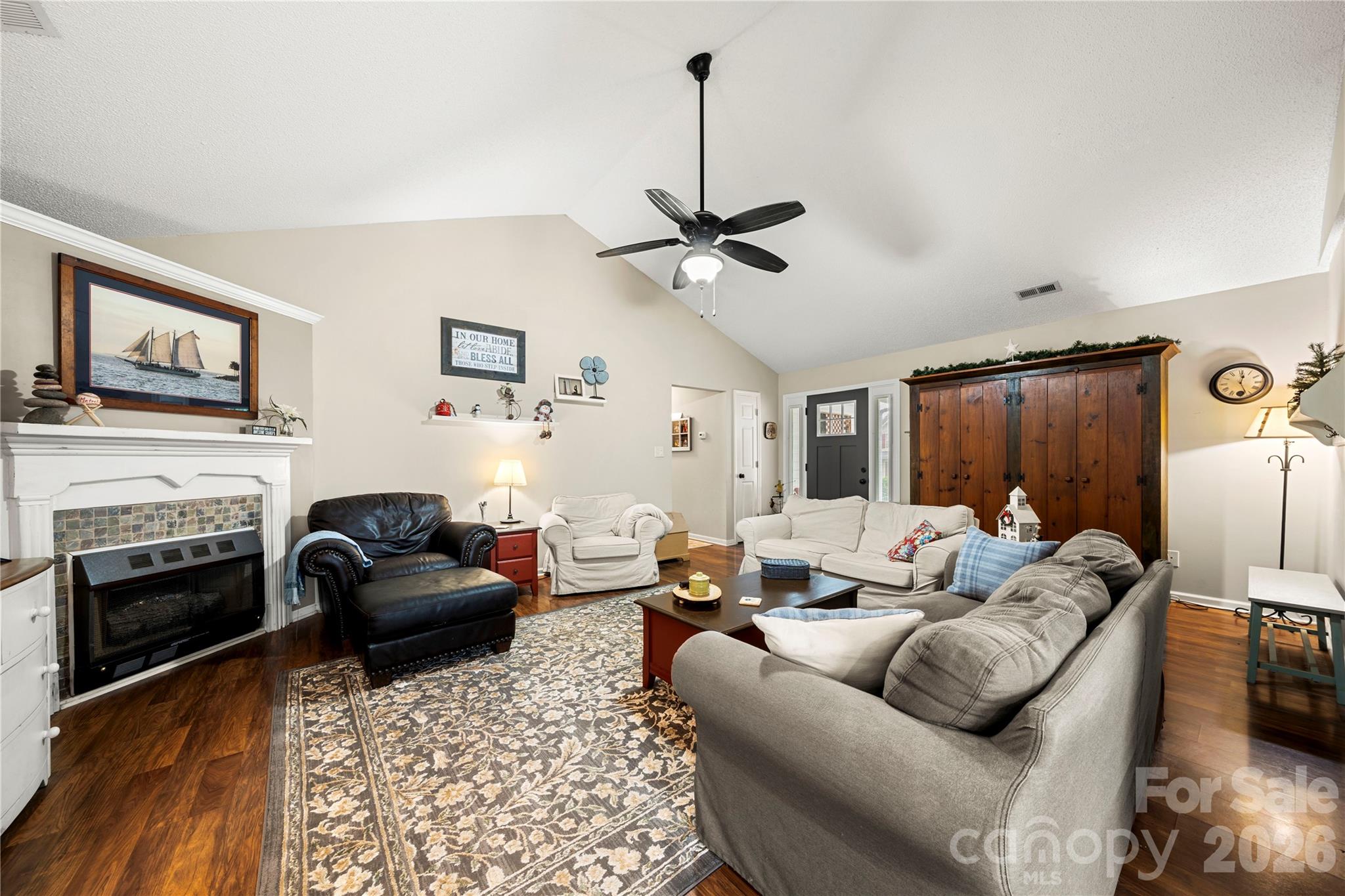 4614 Capstone Drive Property Photo 6
