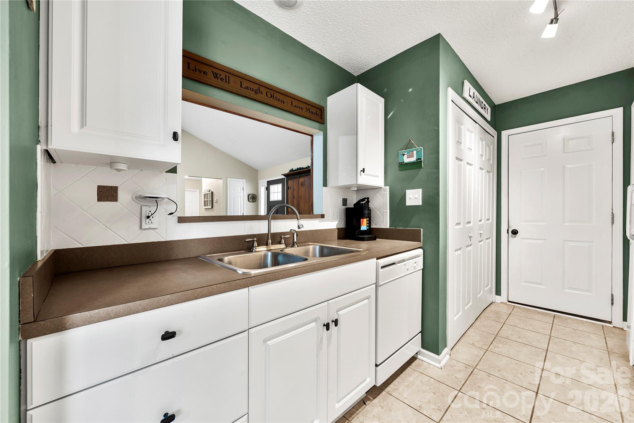 4614 Capstone Drive Property Photo 11
