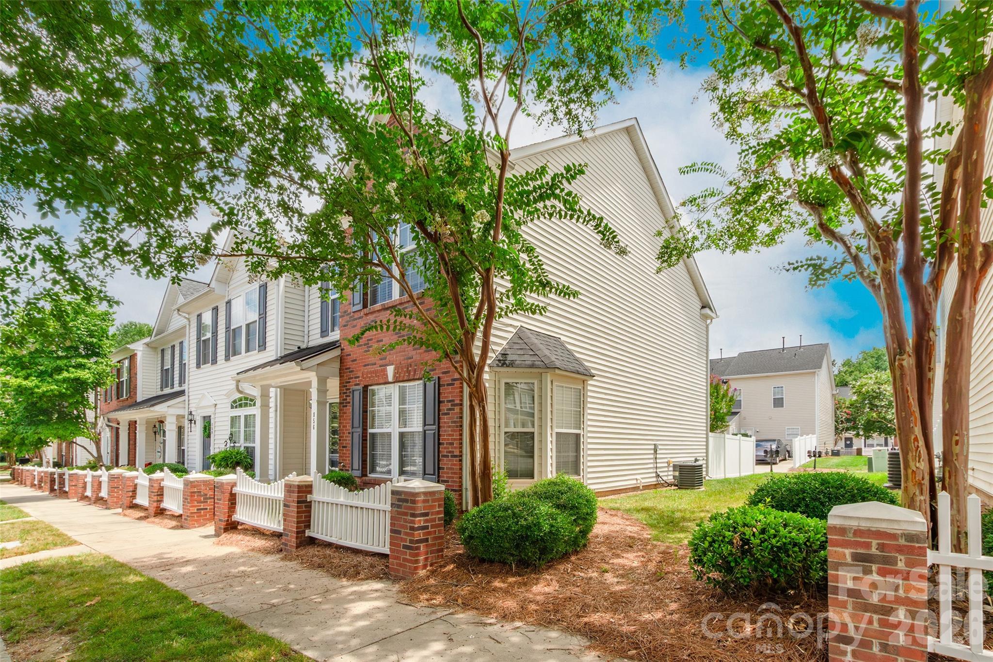 856 Dillard Road Property Photo 2