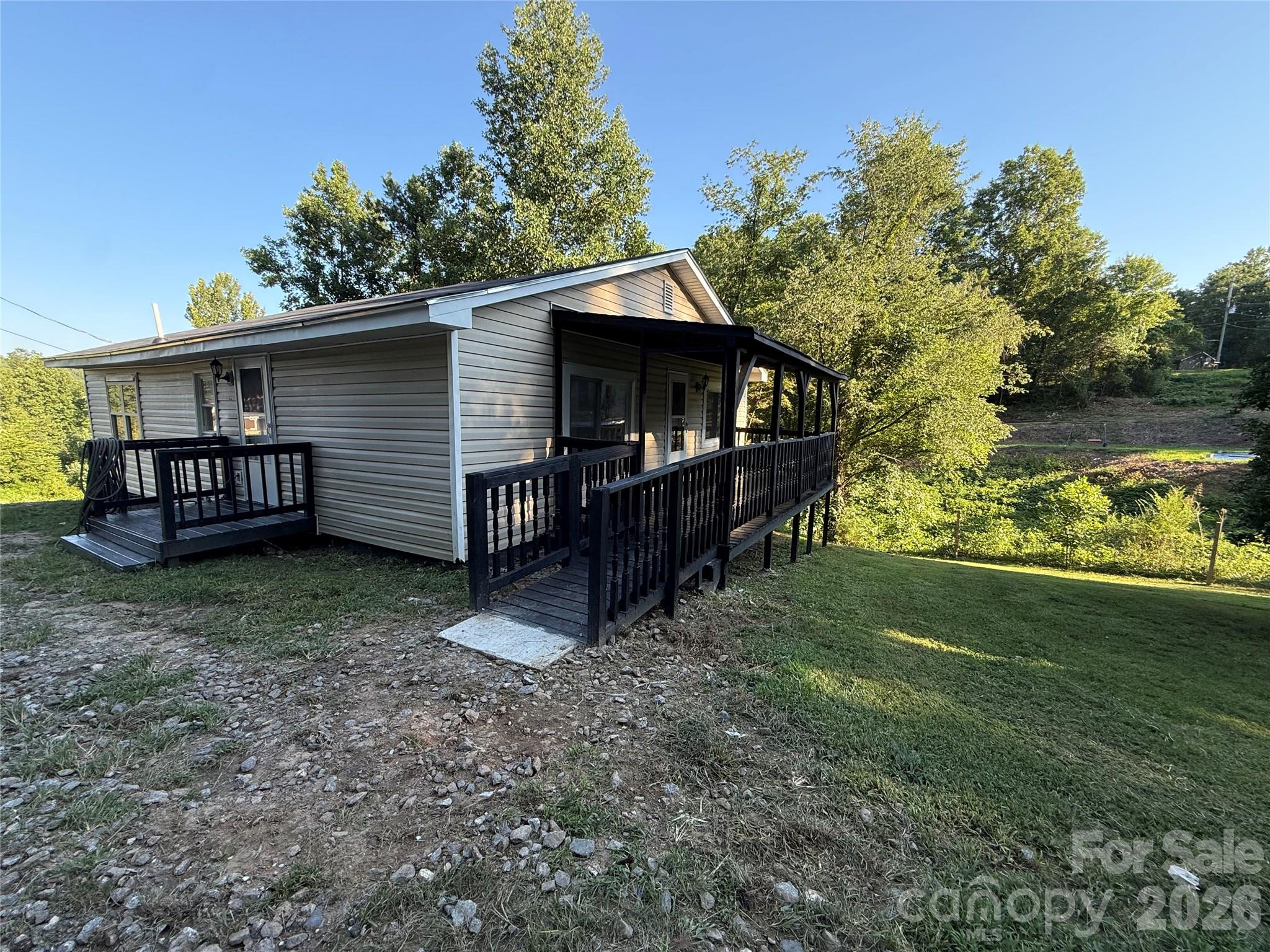 3028 Playmore Beach Road Property Photo 3