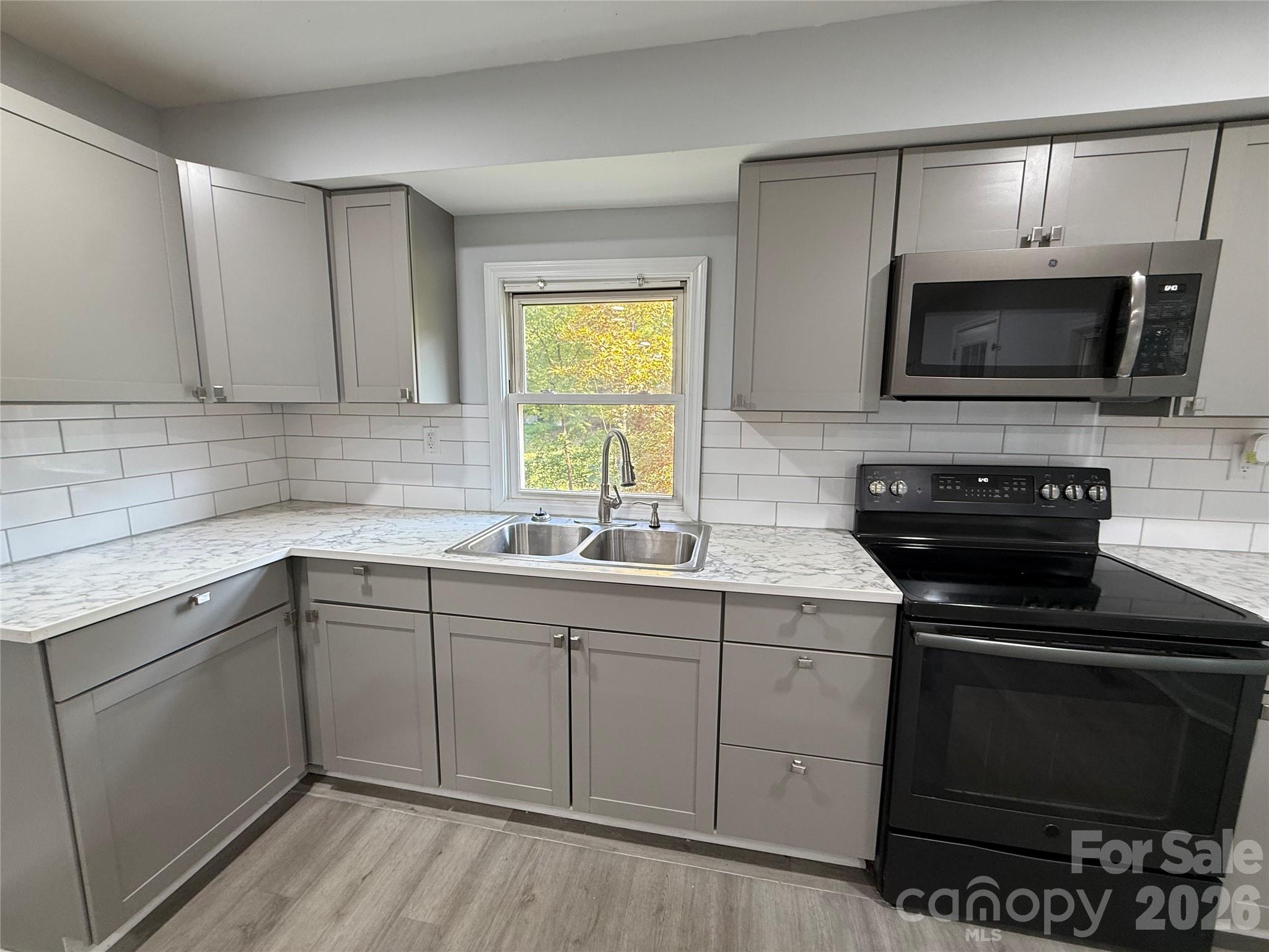 3028 Playmore Beach Road Property Photo 8