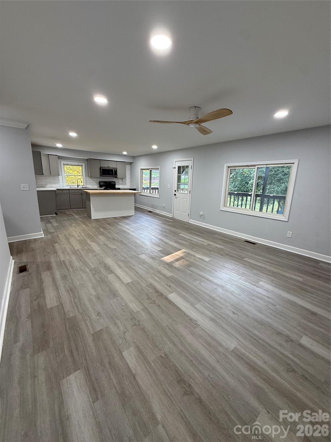 3028 Playmore Beach Road Property Photo 9