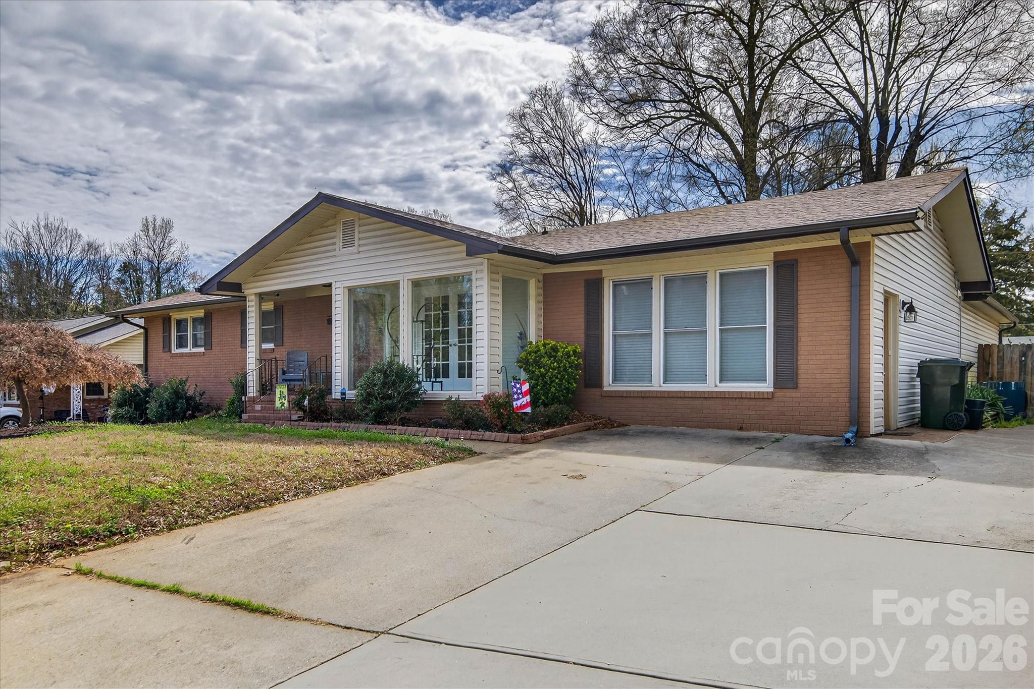 1217 Ebinport Road Property Photo 2