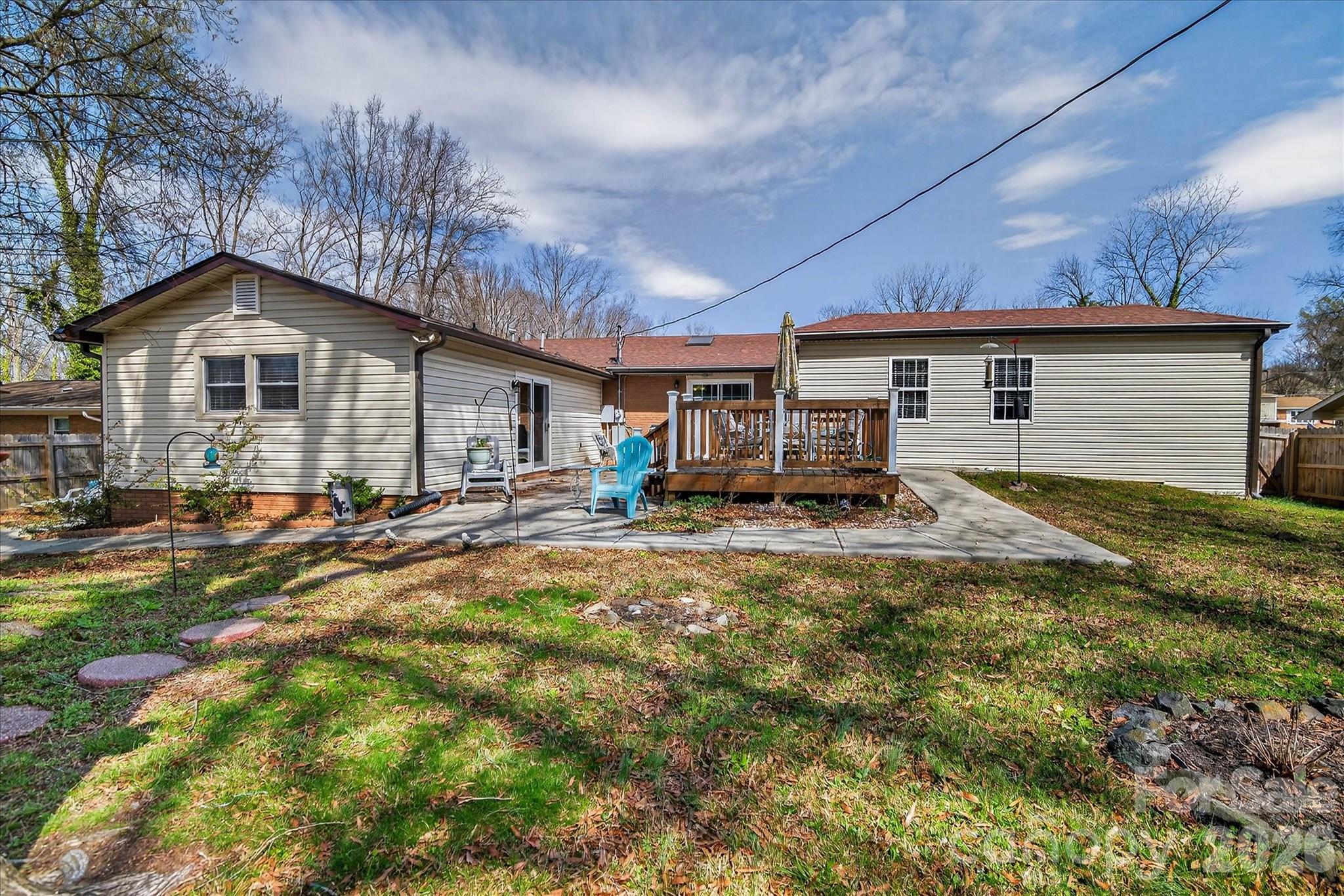 1217 Ebinport Road Property Photo 3