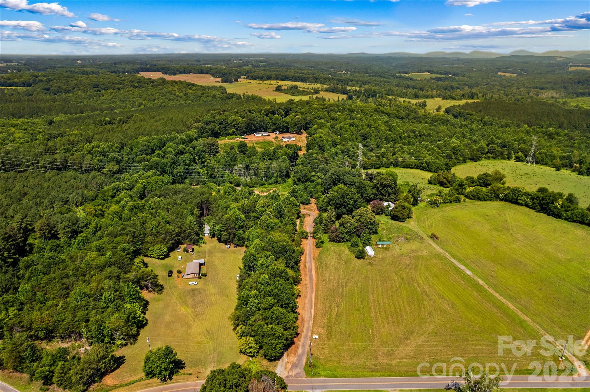 185 Jacobs Farm Lane Property Photo 13