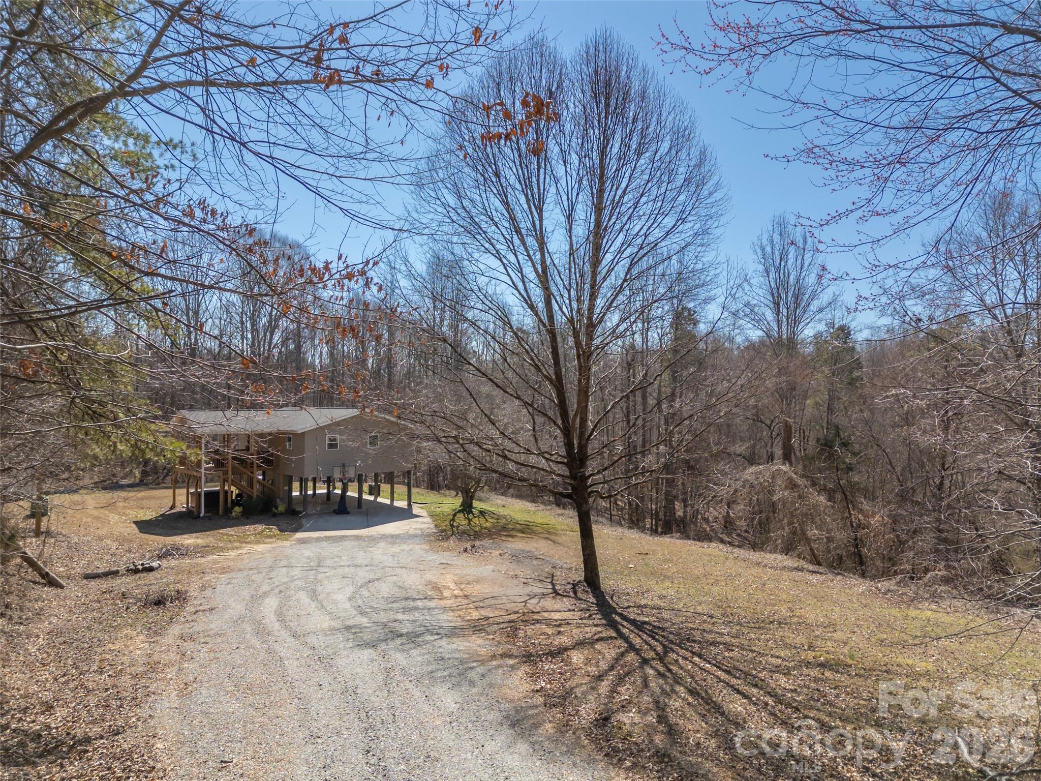 180 Nanhart Court Property Photo 3