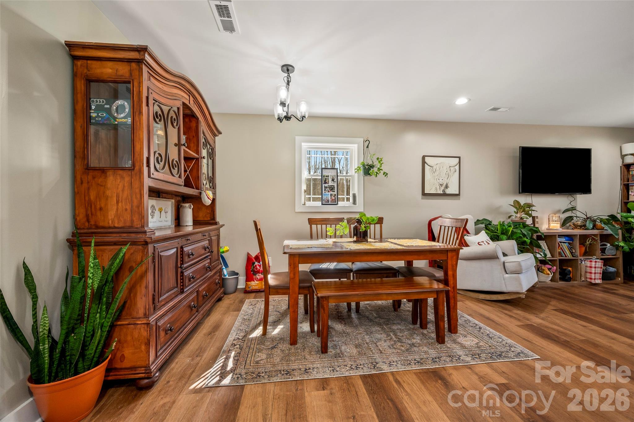 180 Nanhart Court Property Photo 9