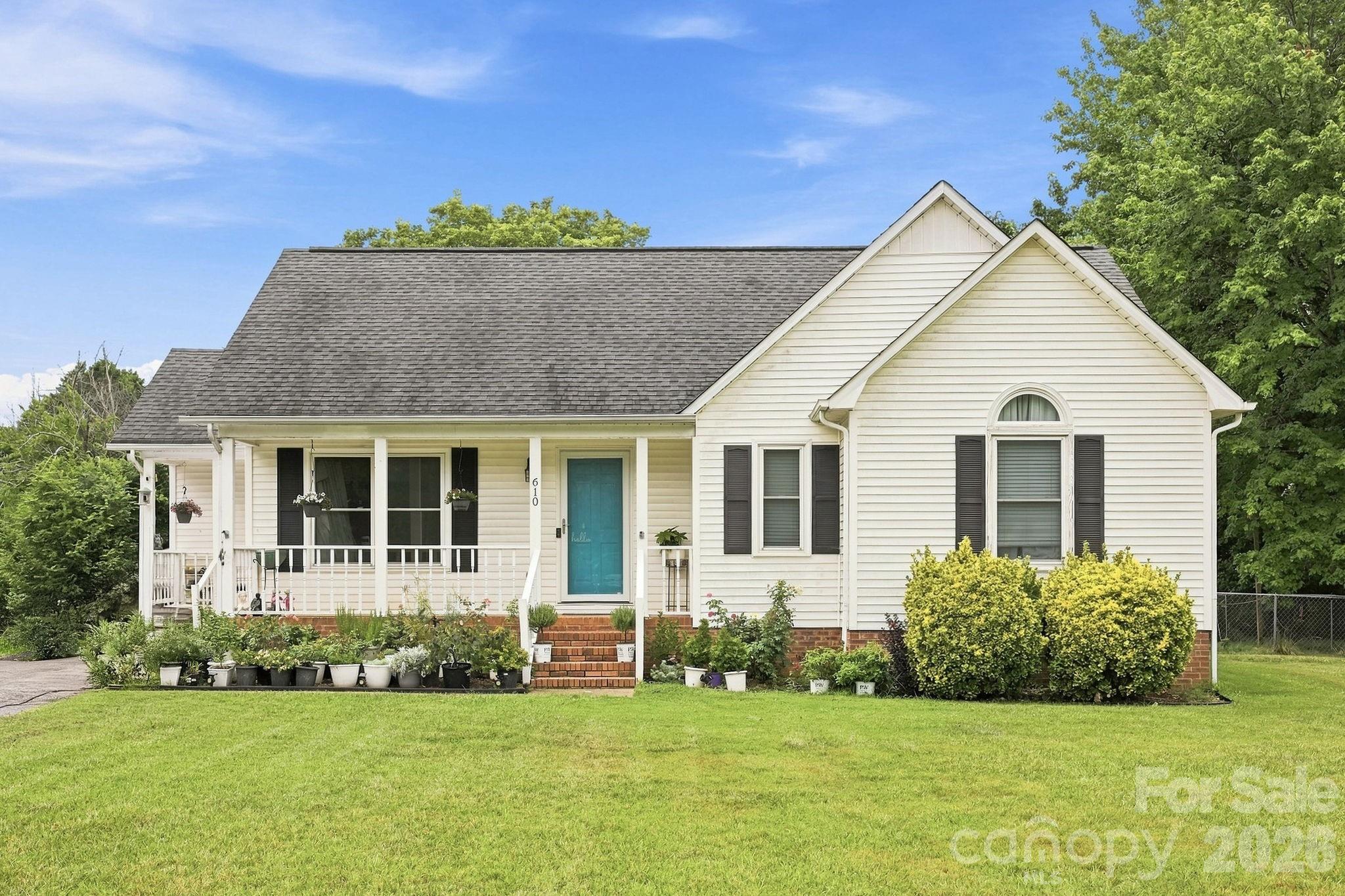 610 Winding Way Drive Property Photo 1