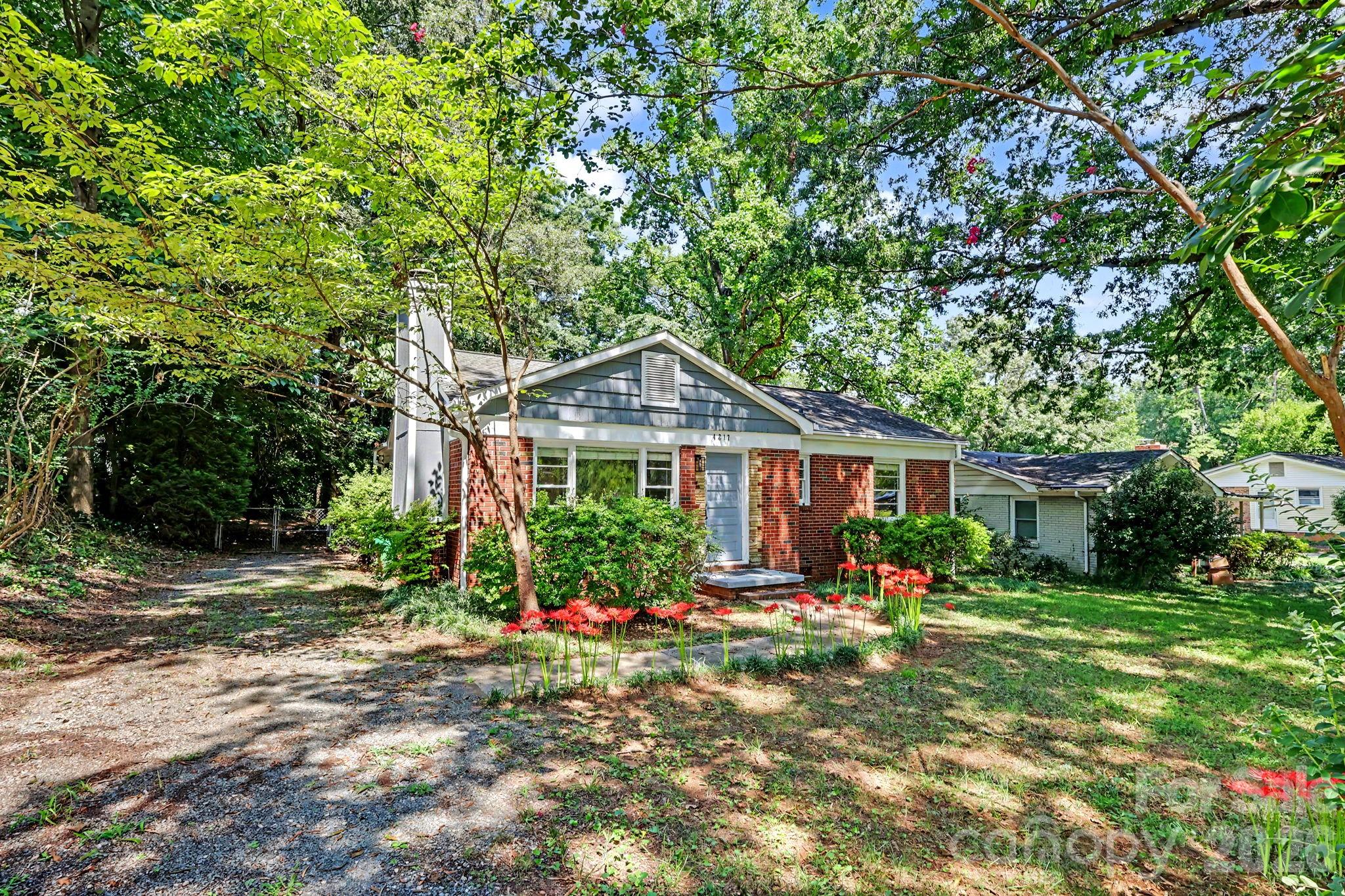 4217 Winfield Drive Property Photo 4