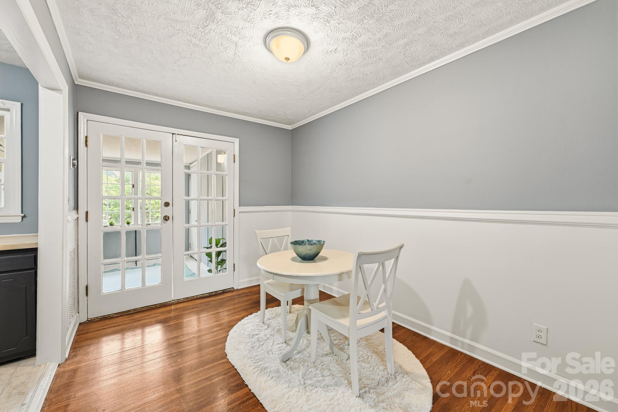 918 Mcalway Road D Property Photo 6