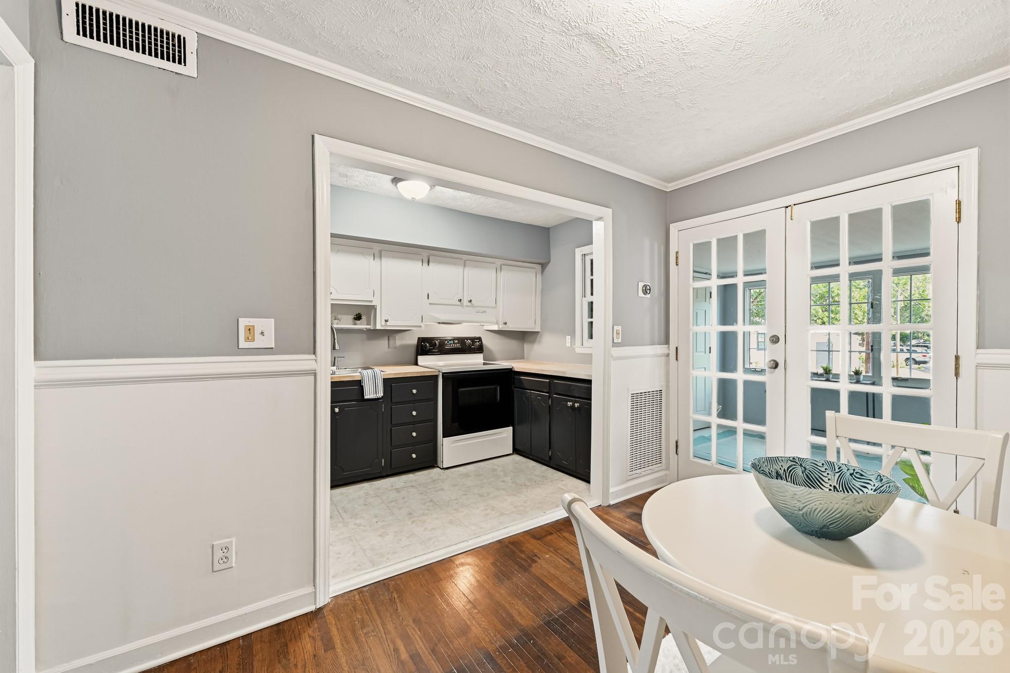 918 Mcalway Road D Property Photo 8