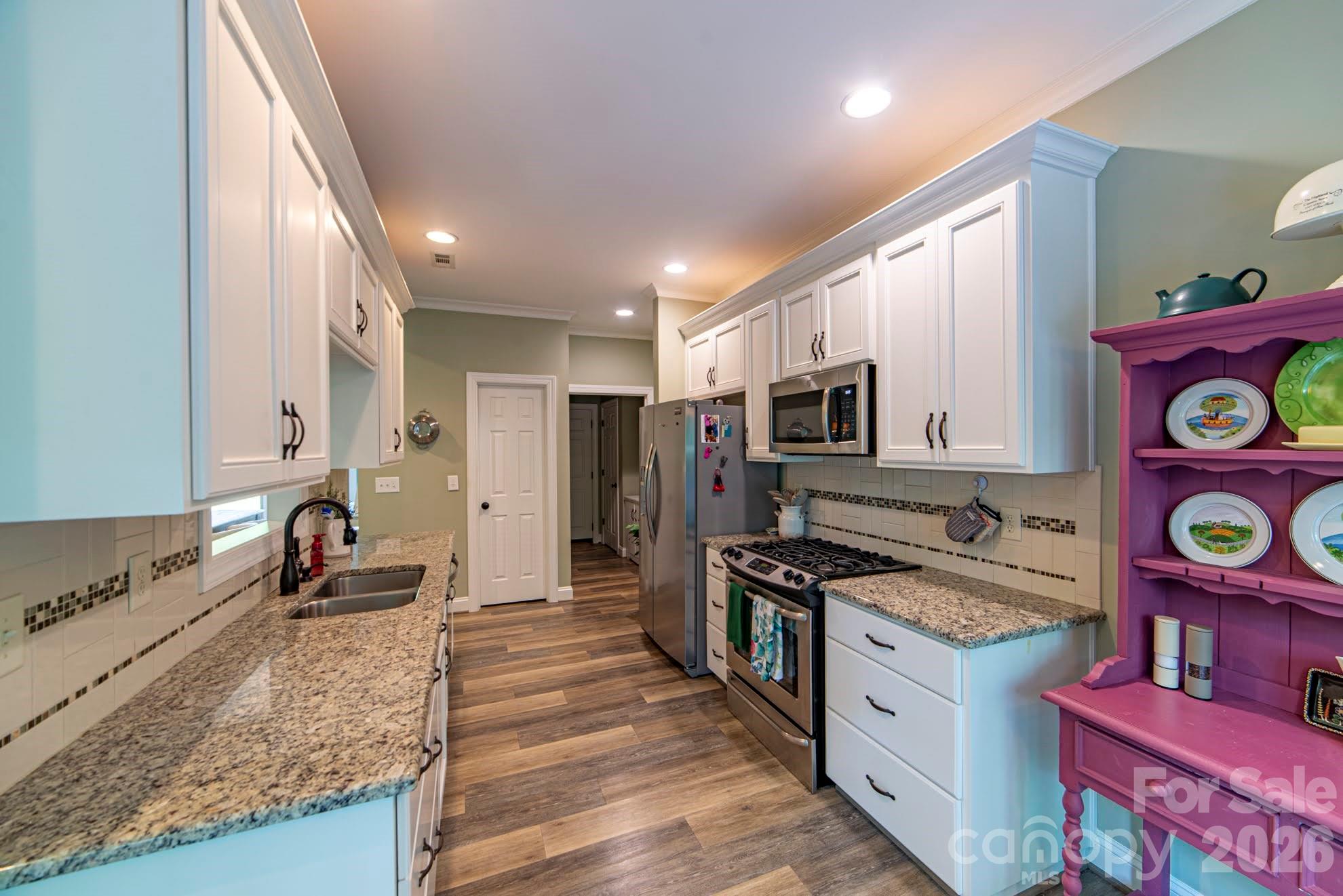 6927 Cinder Run Property Photo 14
