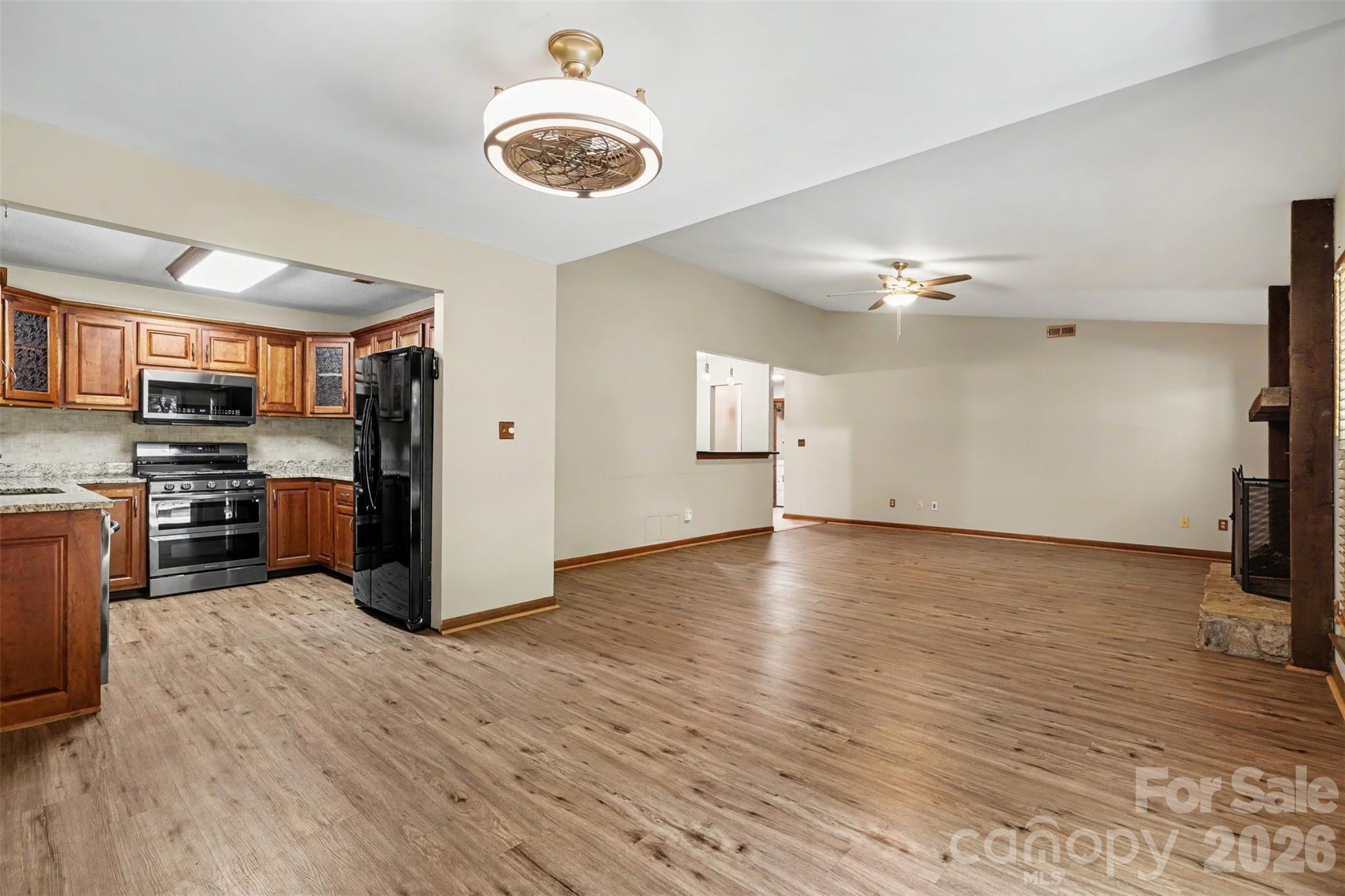 9201 Aylesbury Lane Property Photo 7