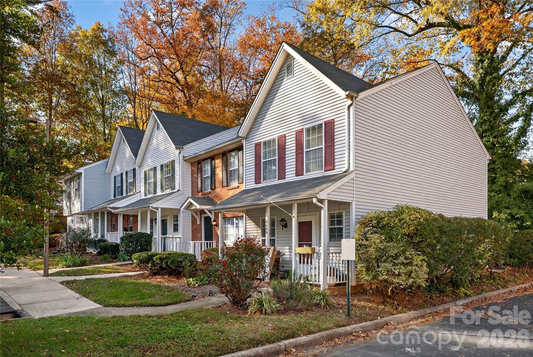 6407 Windsor Gate Lane Property Photo 4