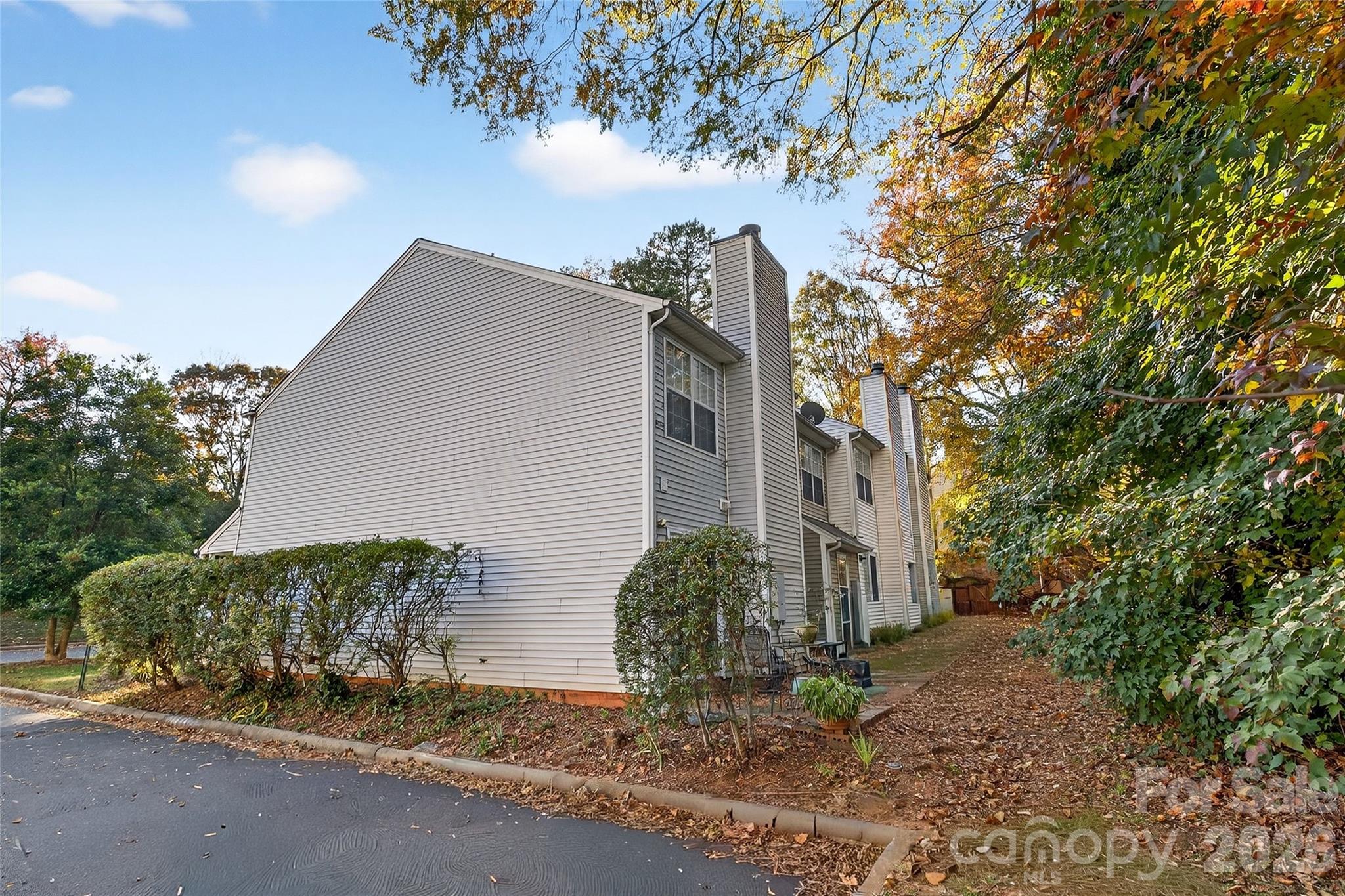 6407 Windsor Gate Lane Property Photo 17