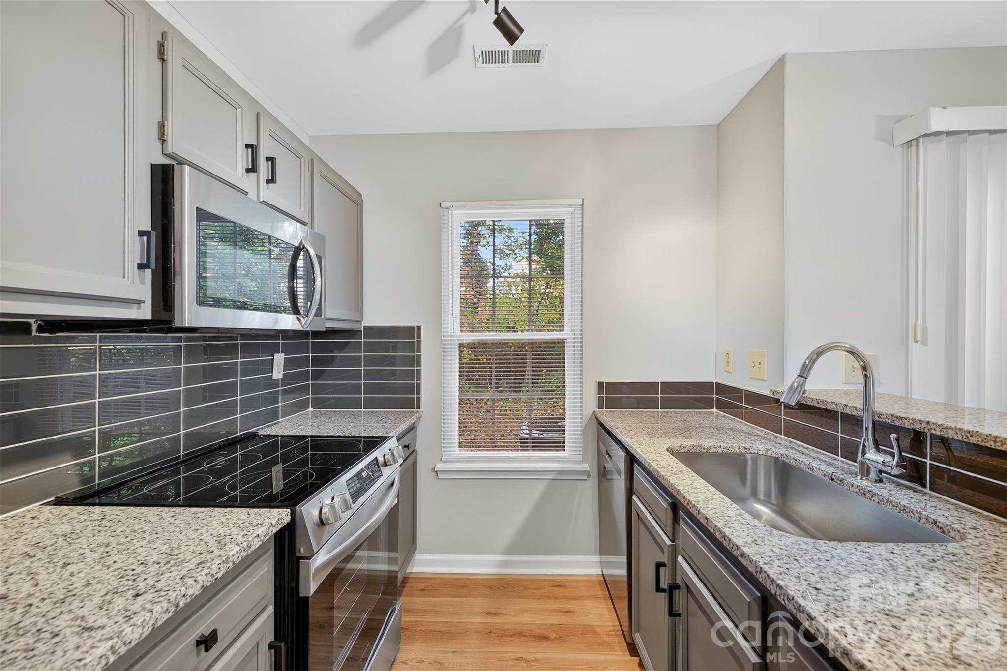 6407 Windsor Gate Lane Property Photo 21