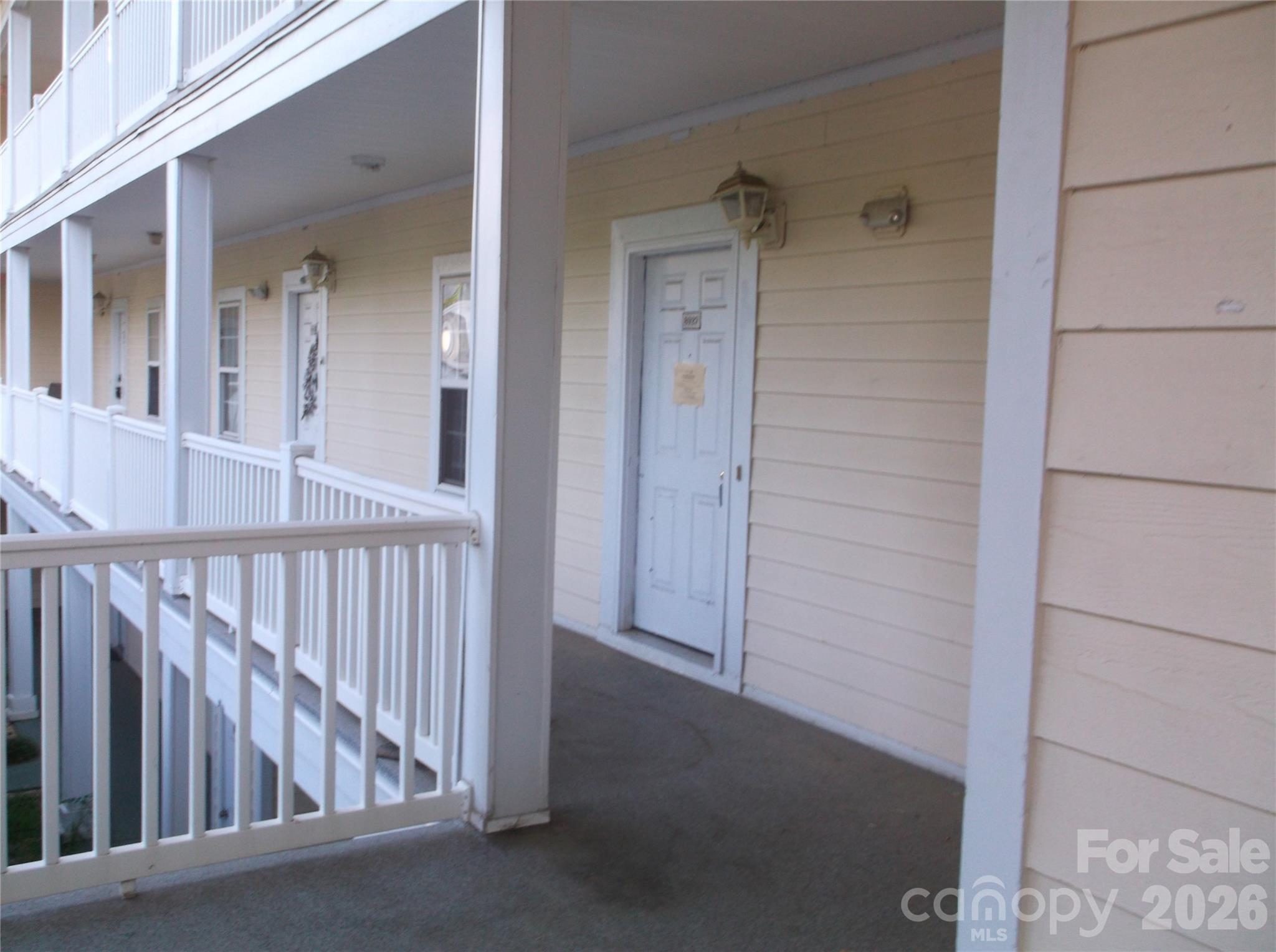 8927 Meadow Vista Road Property Photo 2