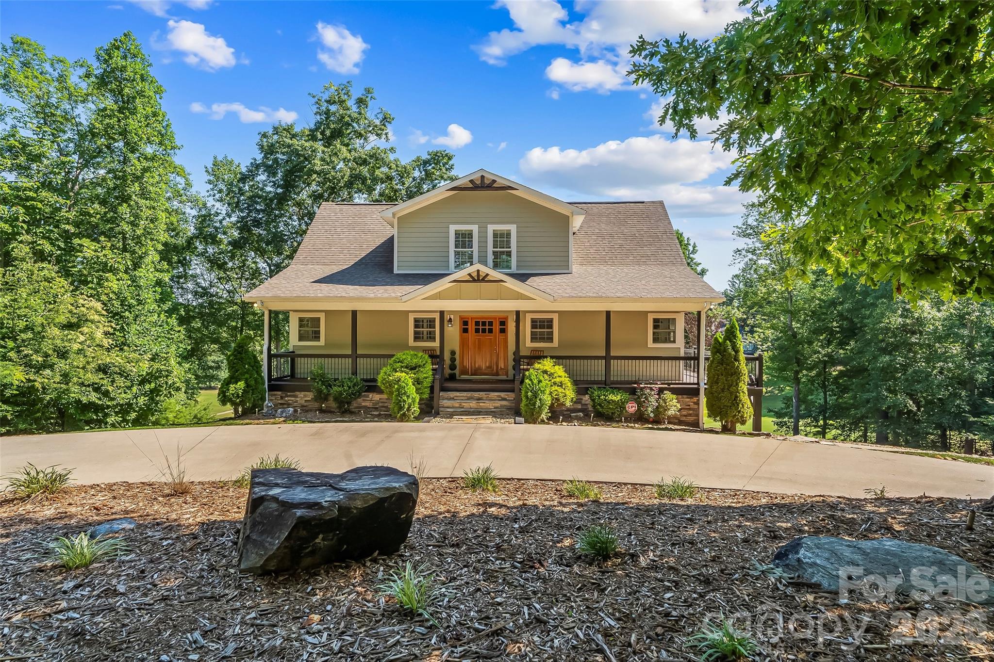 94 S Fairway Drive Property Photo 2