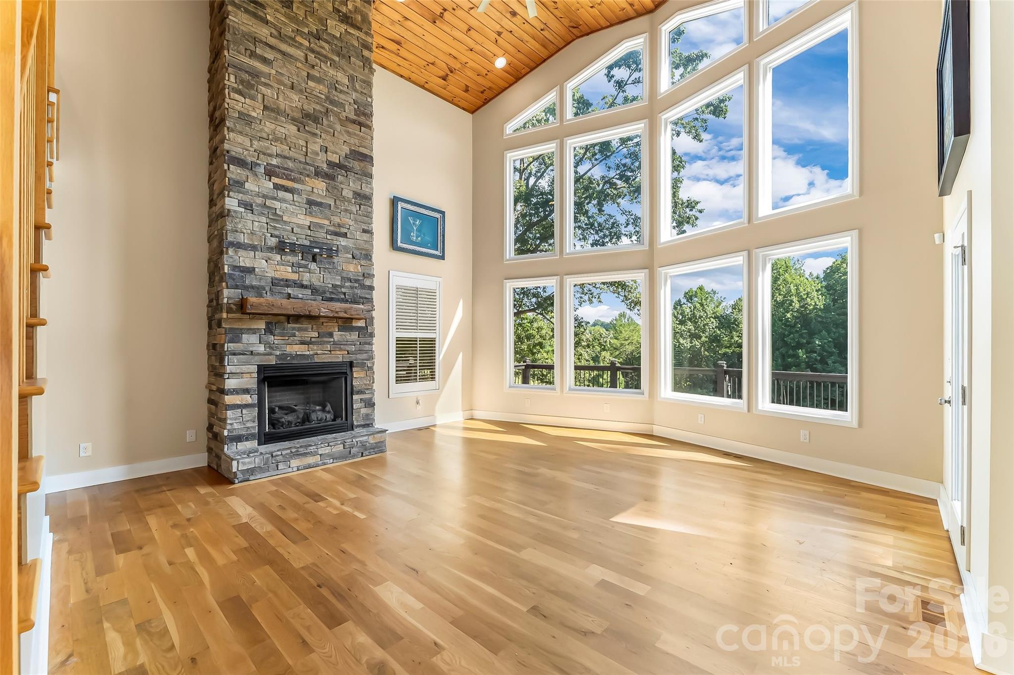 94 S Fairway Drive Property Photo 6