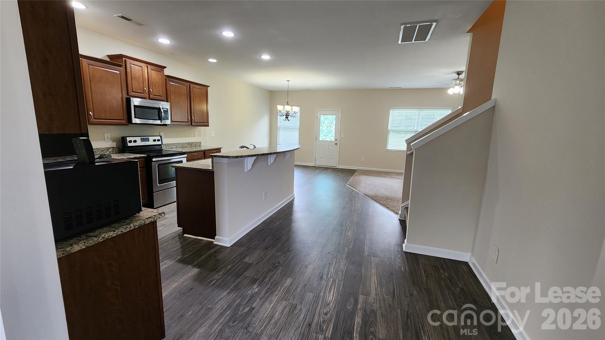 5002 Houndscroft Road Property Photo 3