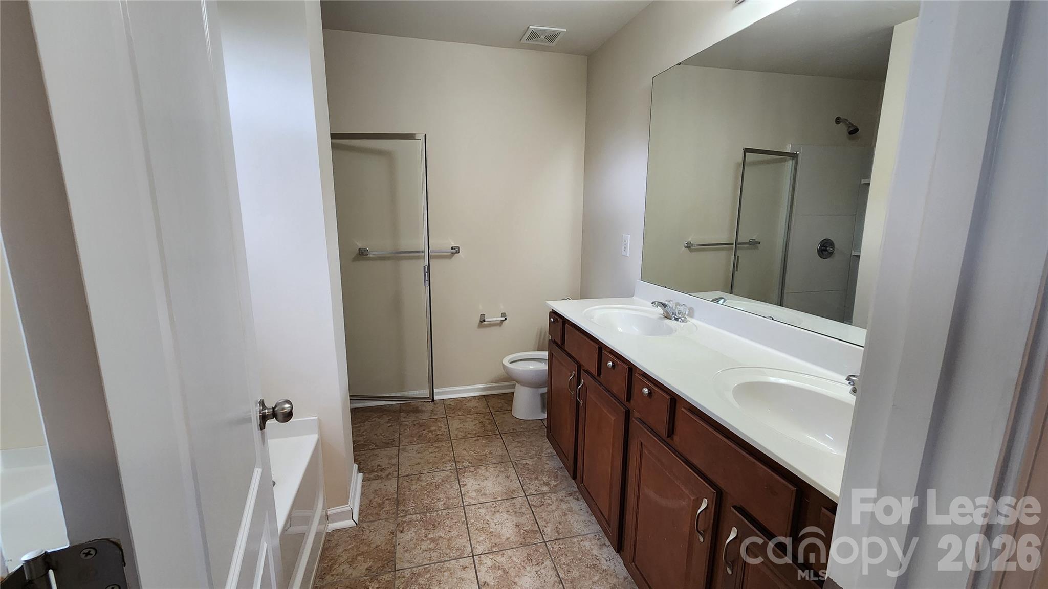 5002 Houndscroft Road Property Photo 13