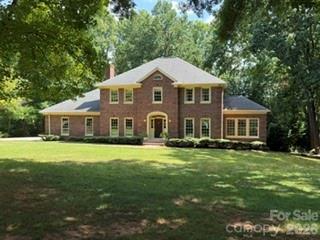 110 Dorie Drive Property Photo 1