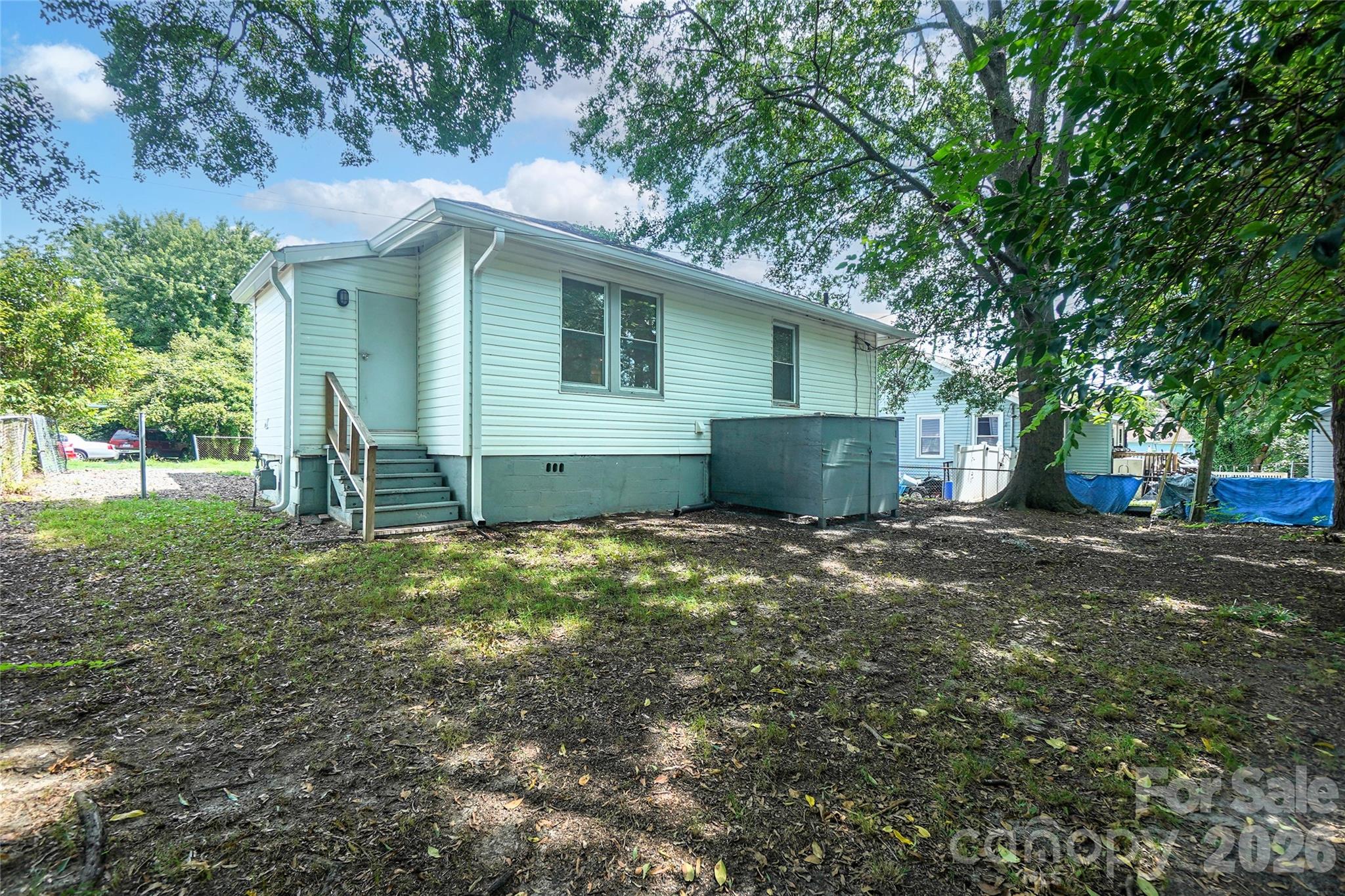 1113 W 5th Avenue Property Photo 3