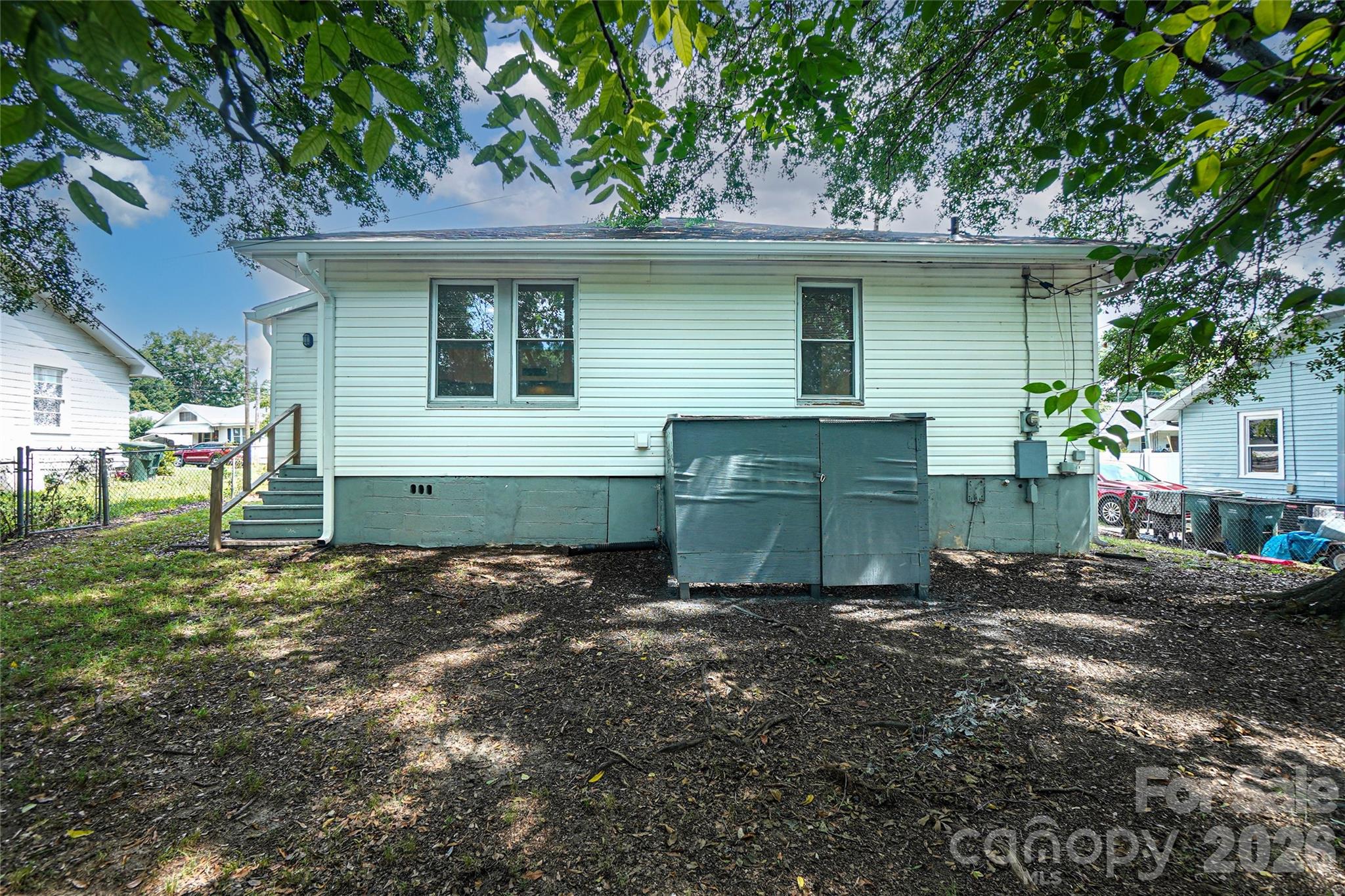 1113 W 5th Avenue Property Photo 4