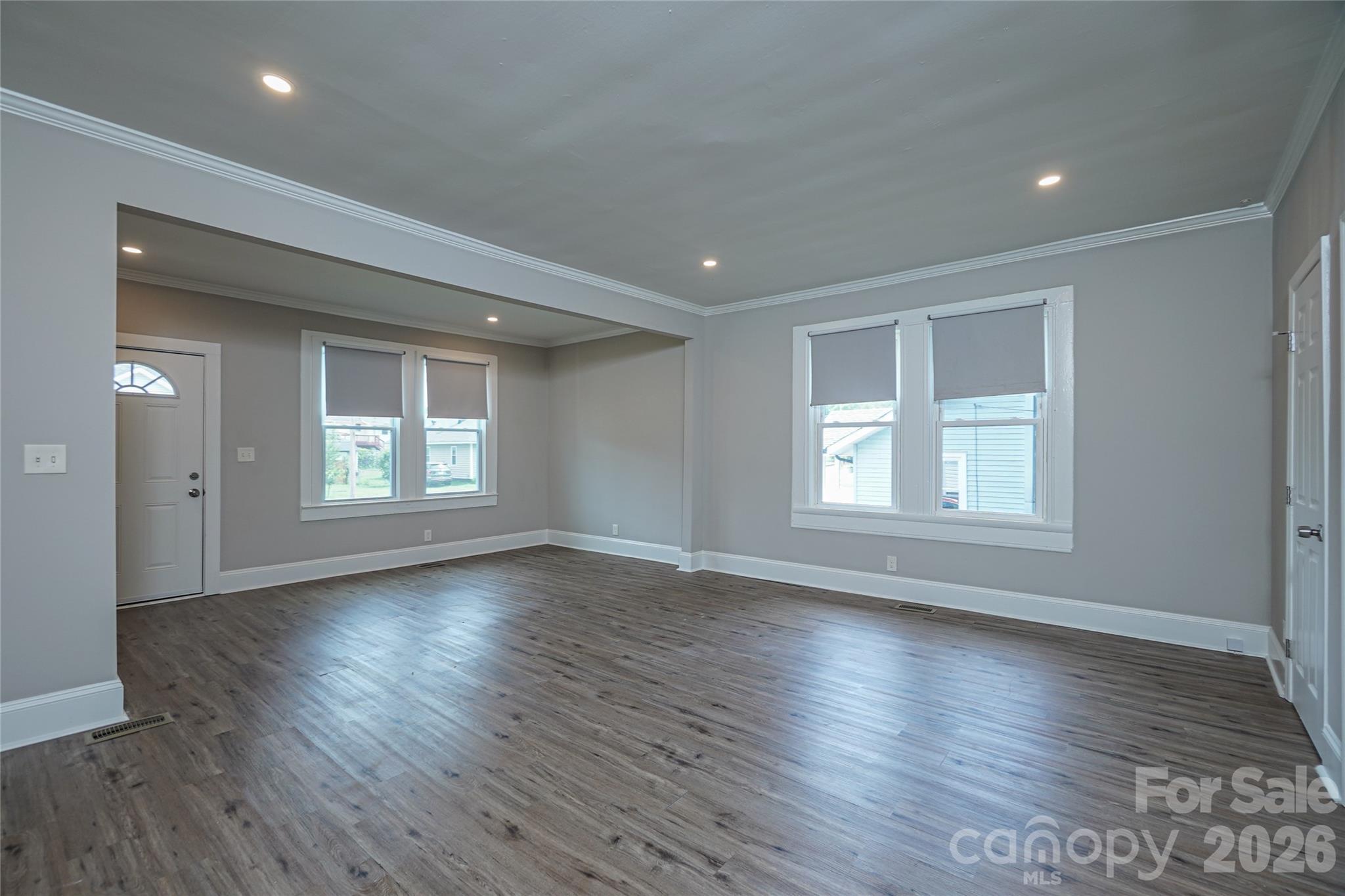1113 W 5th Avenue Property Photo 8