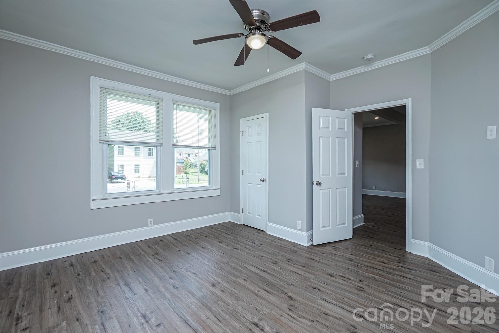 1113 W 5th Avenue Property Photo 18