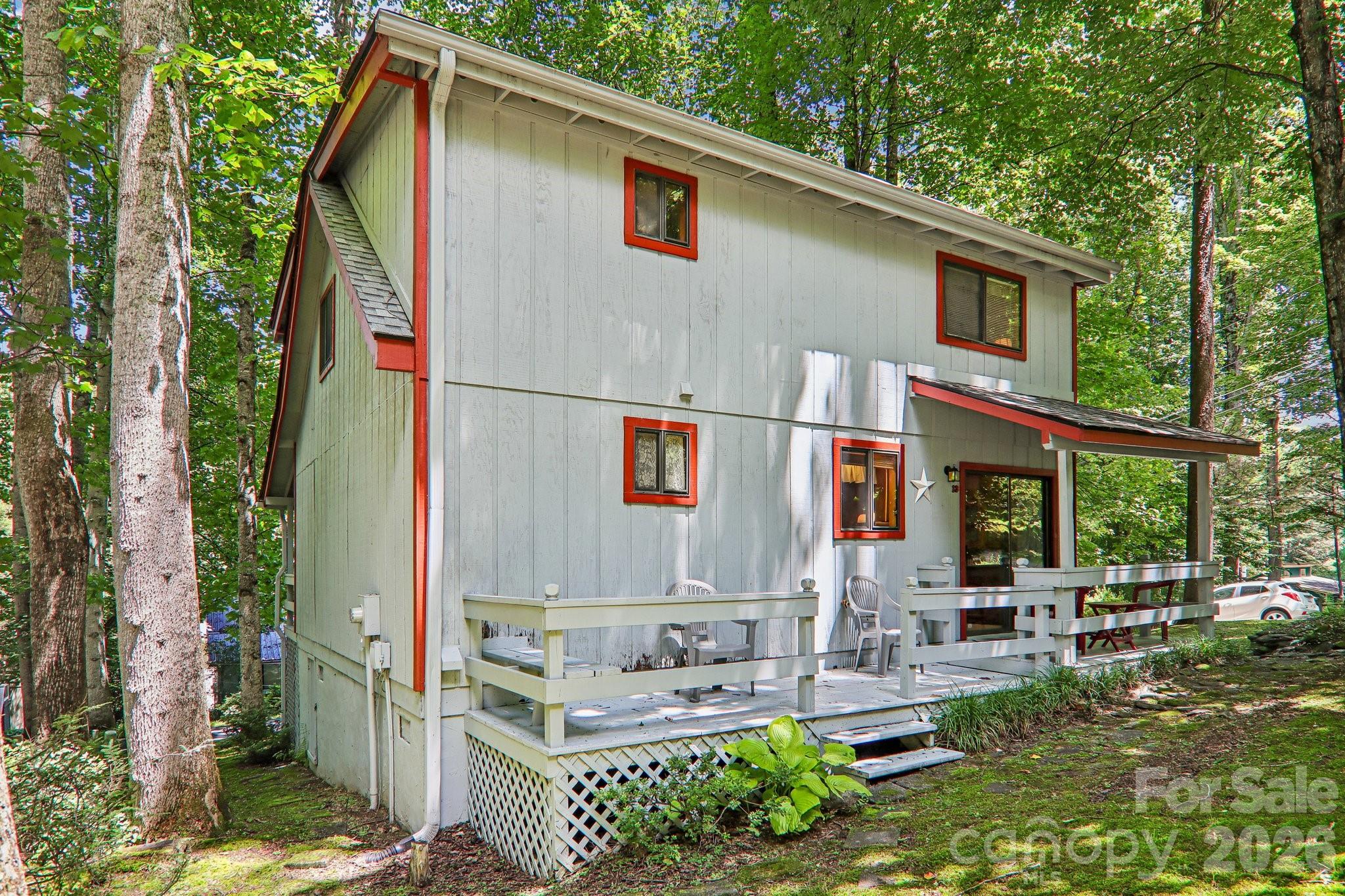 13 Lisa Lane Property Photo 32