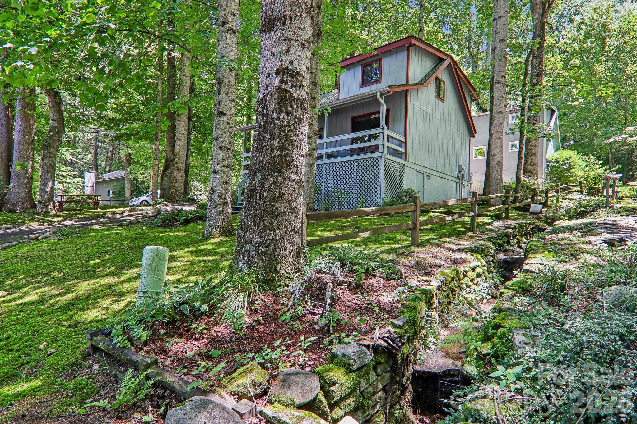 13 Lisa Lane Property Photo 41