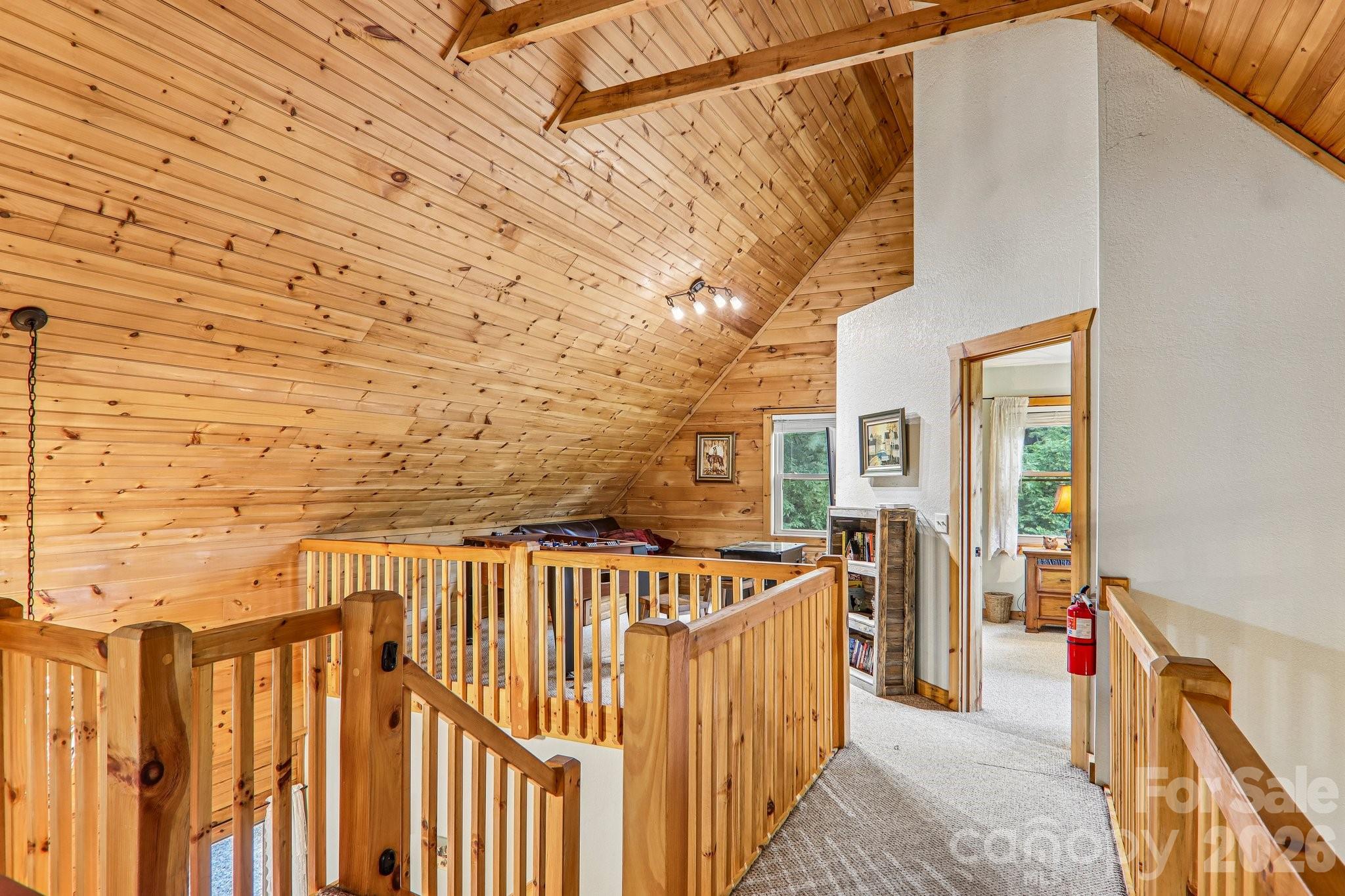 1064 Point Of View Drive Property Photo 8