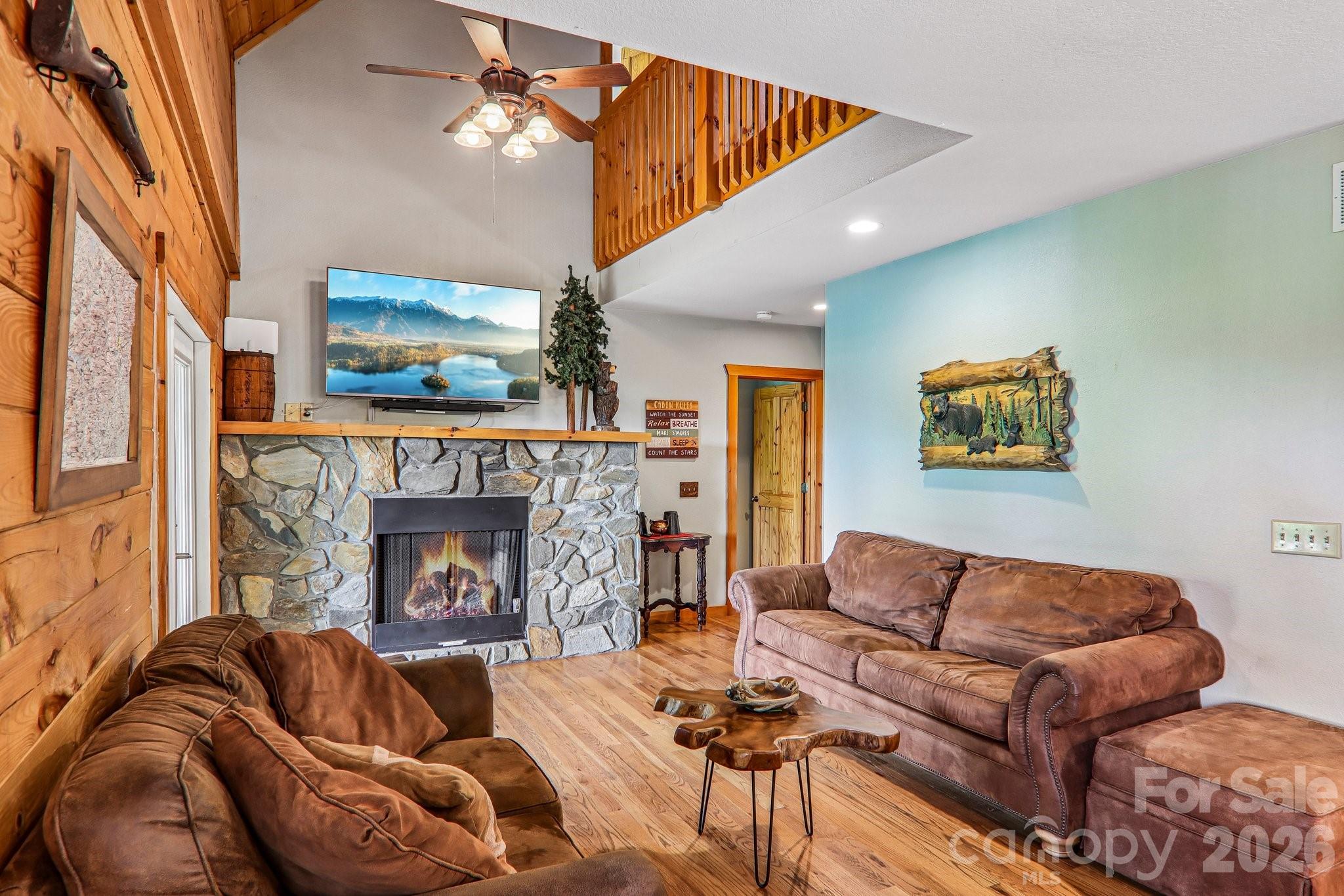 1064 Point Of View Drive Property Photo 11