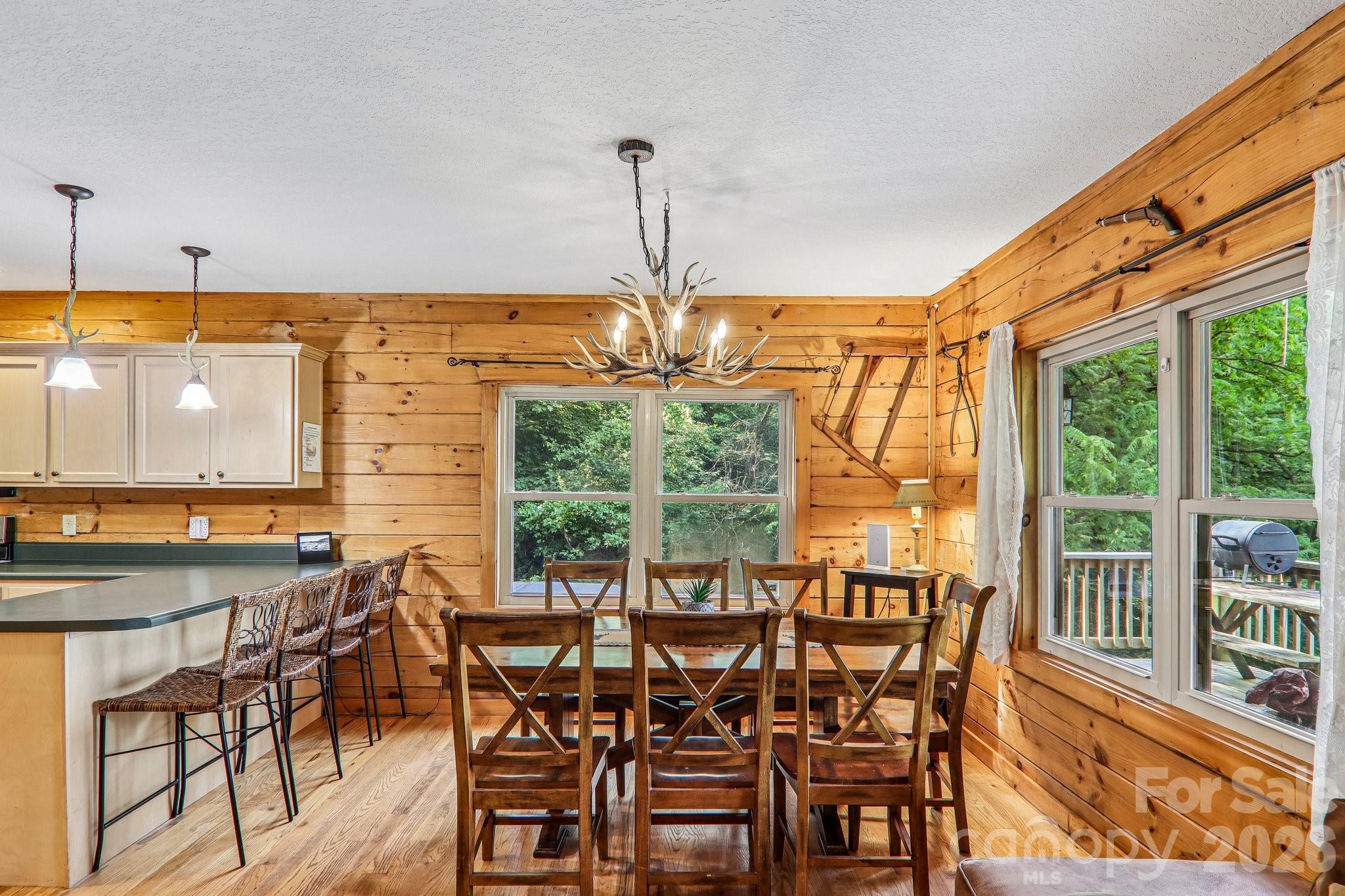 1064 Point Of View Drive Property Photo 13