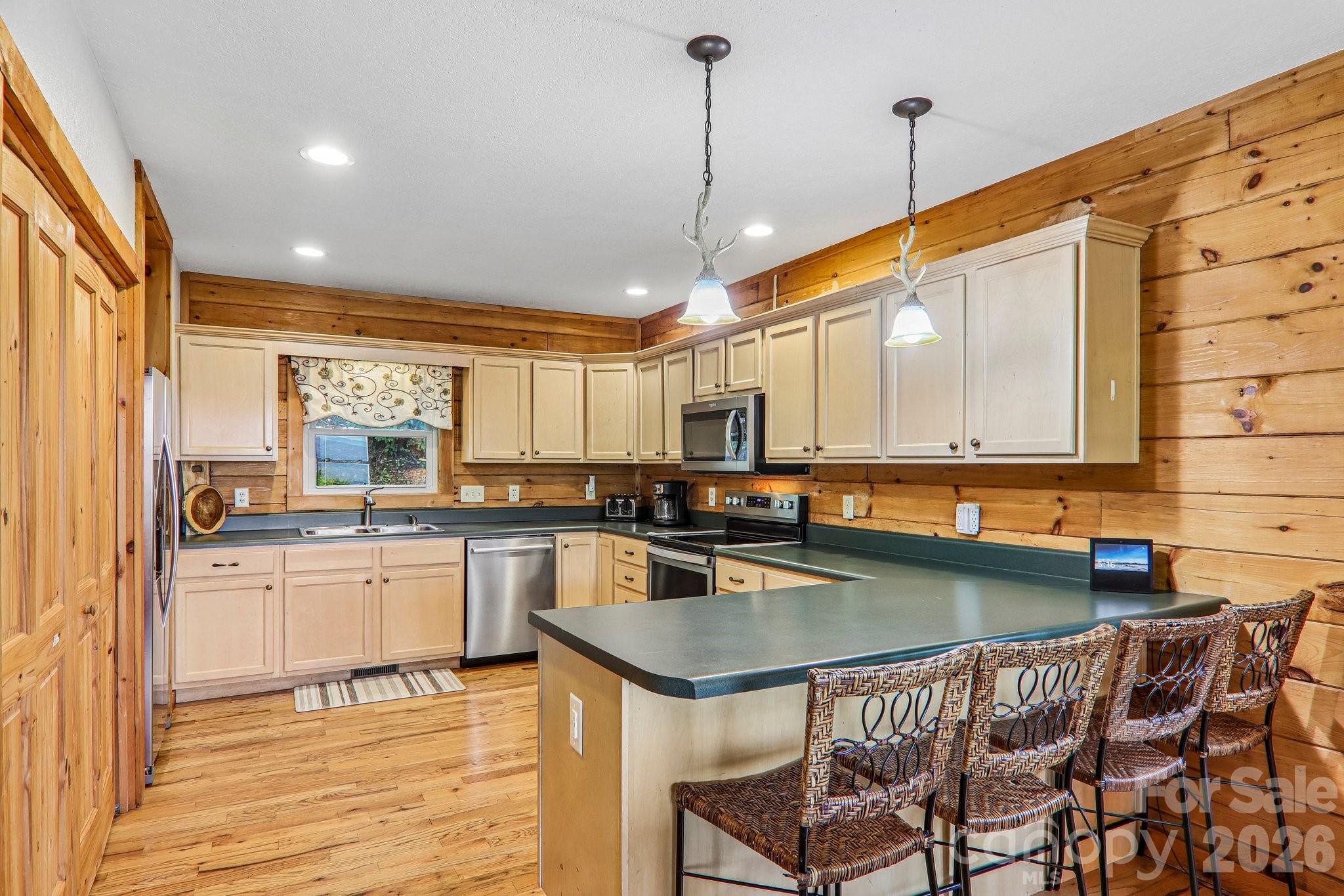 1064 Point Of View Drive Property Photo 16
