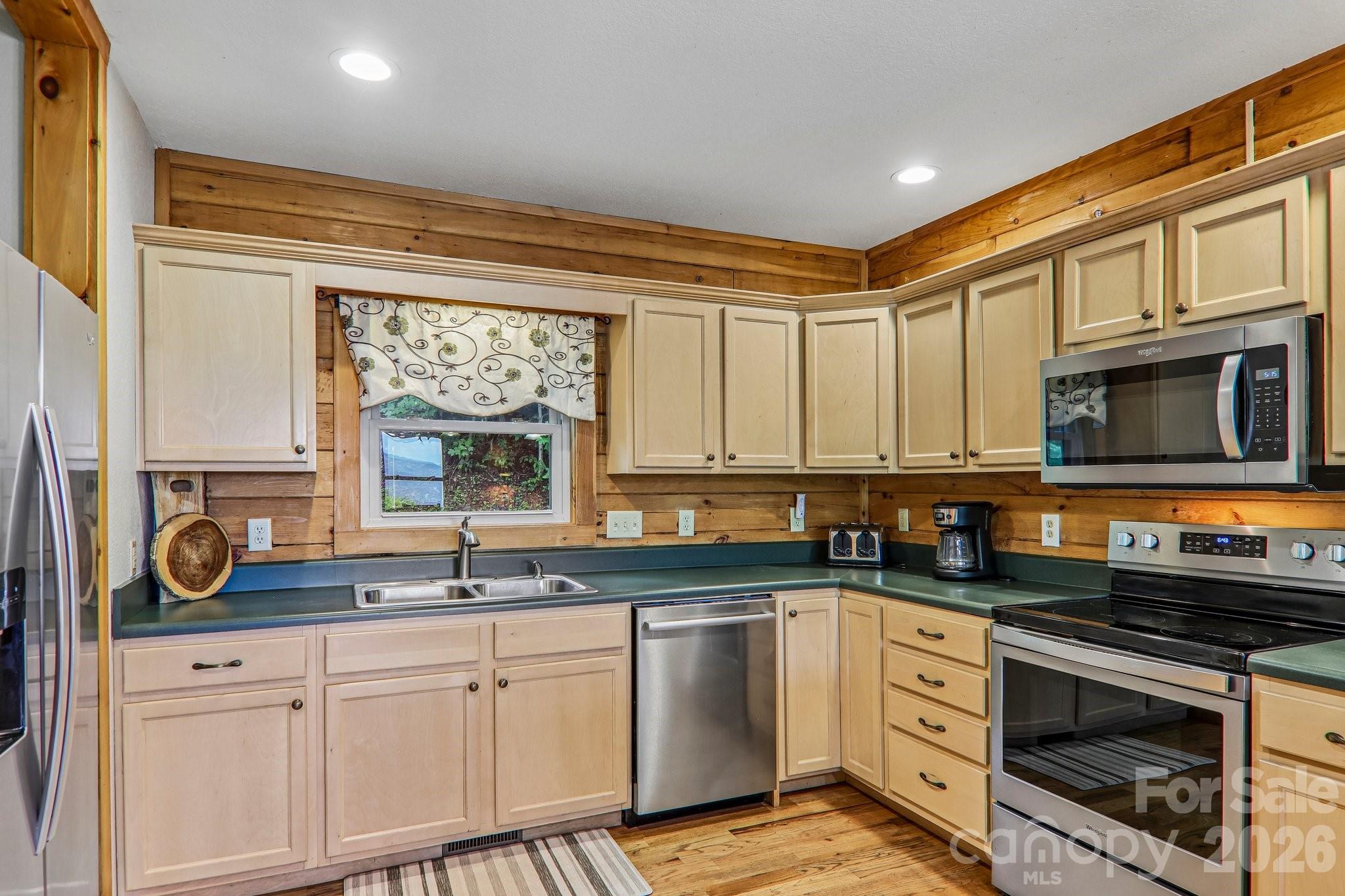 1064 Point Of View Drive Property Photo 17