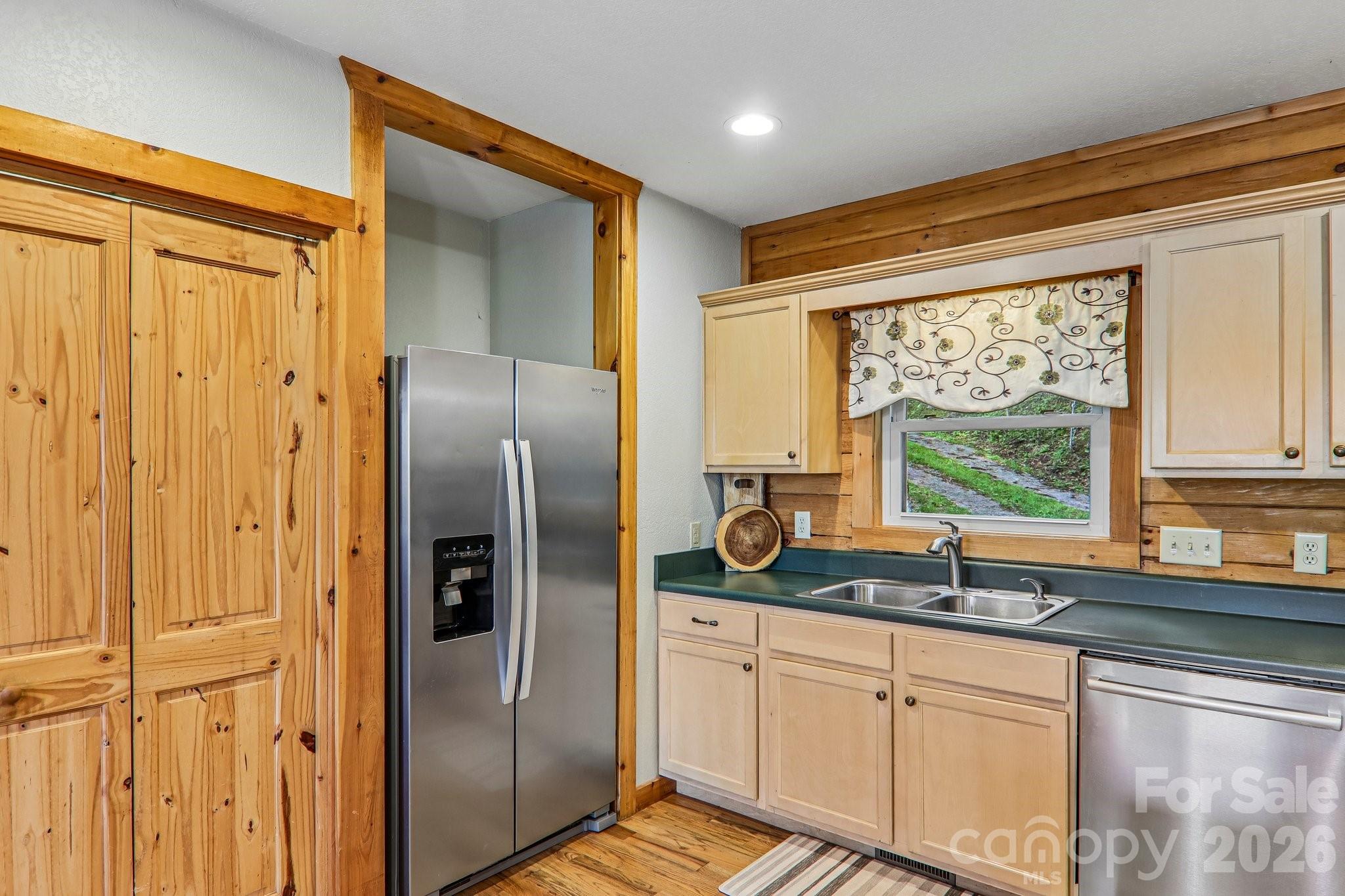1064 Point Of View Drive Property Photo 19