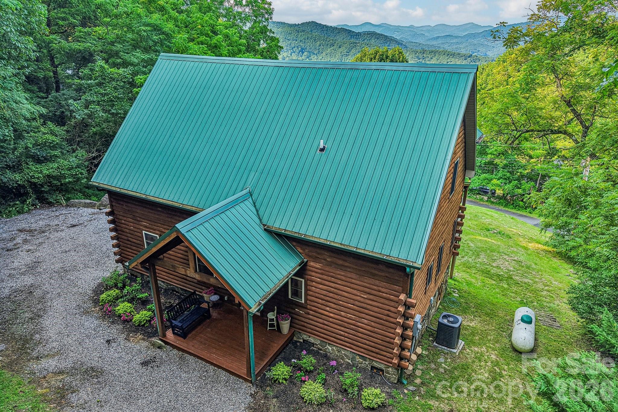 1064 Point Of View Drive Property Photo 45