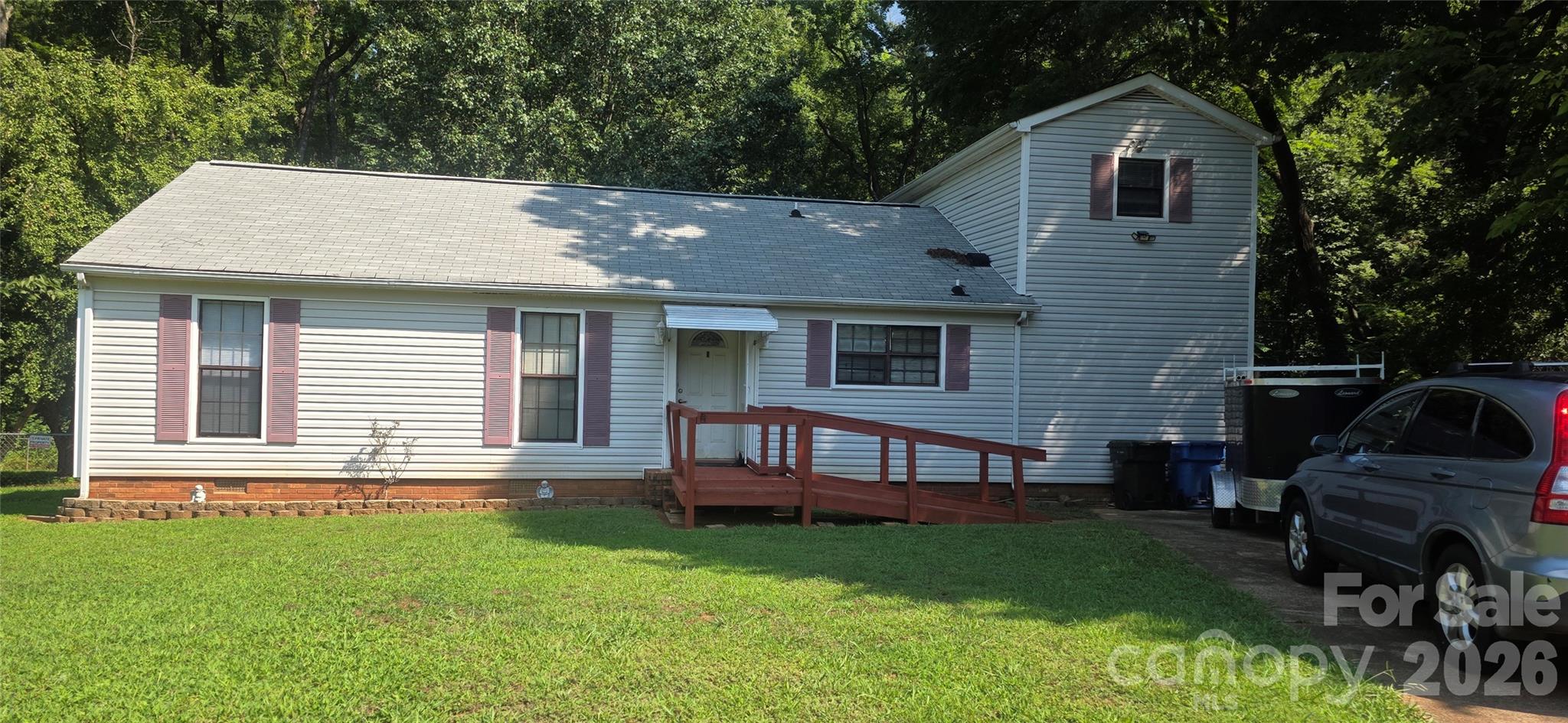 10100 Cromarty Lane Property Photo 2