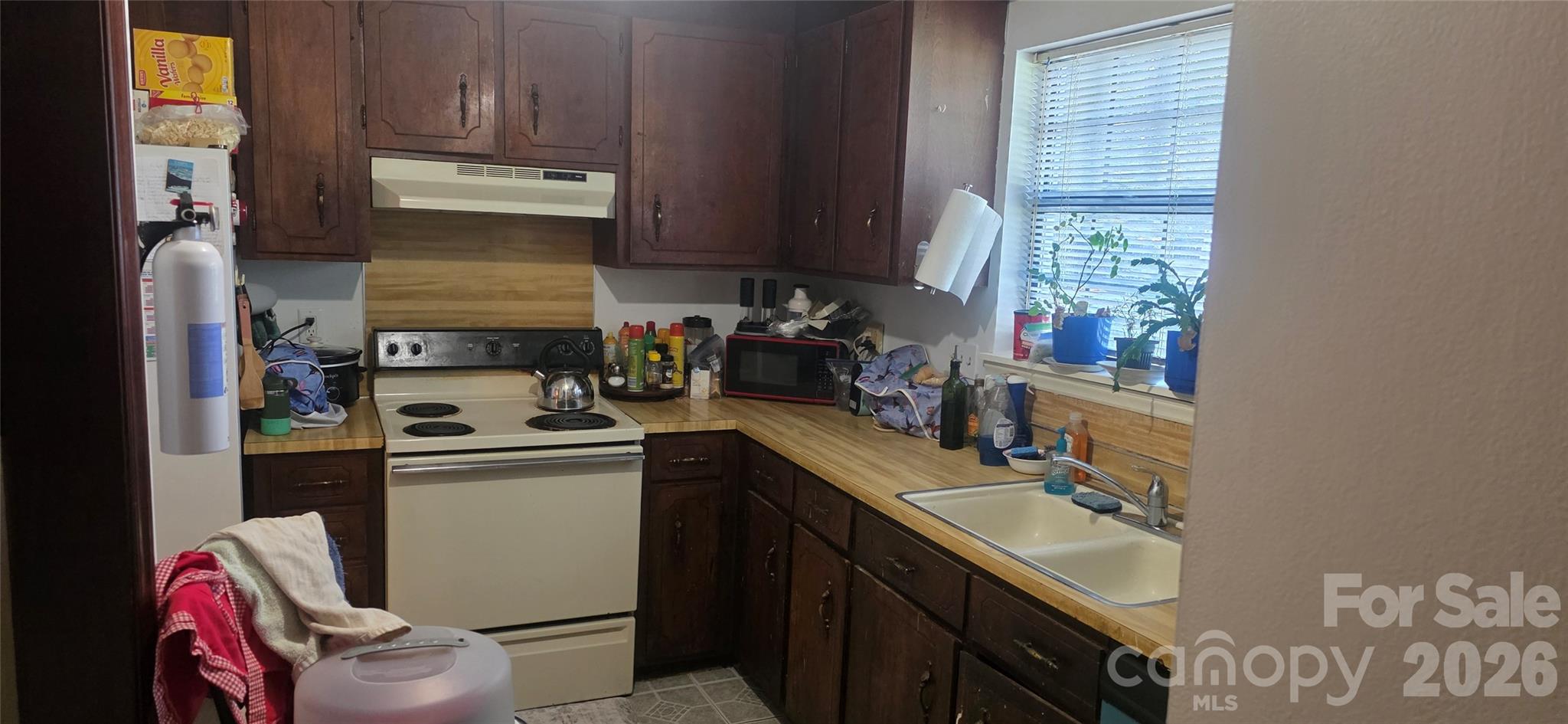 10100 Cromarty Lane Property Photo 11