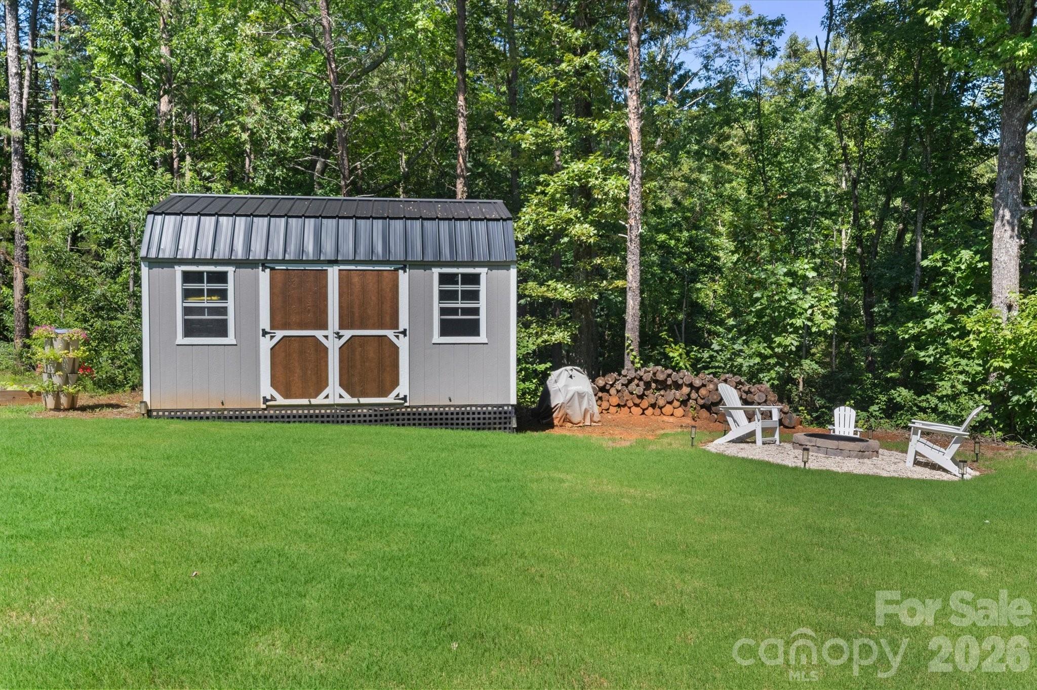 4364 Belmont Drive Property Photo 5