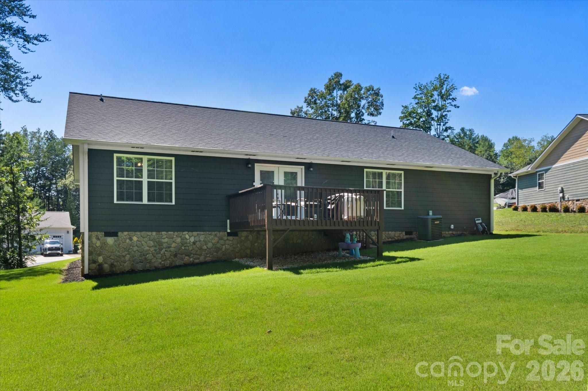 4364 Belmont Drive Property Photo 6