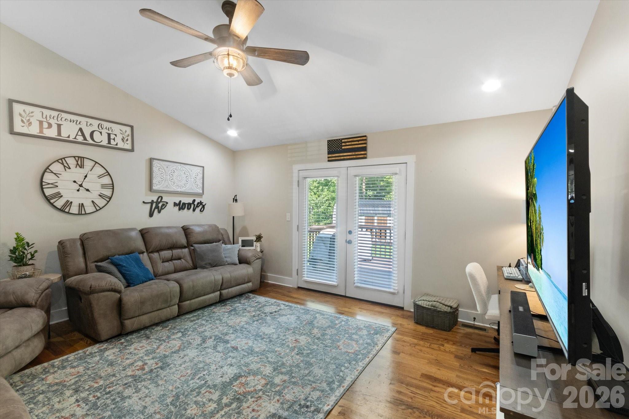 4364 Belmont Drive Property Photo 10