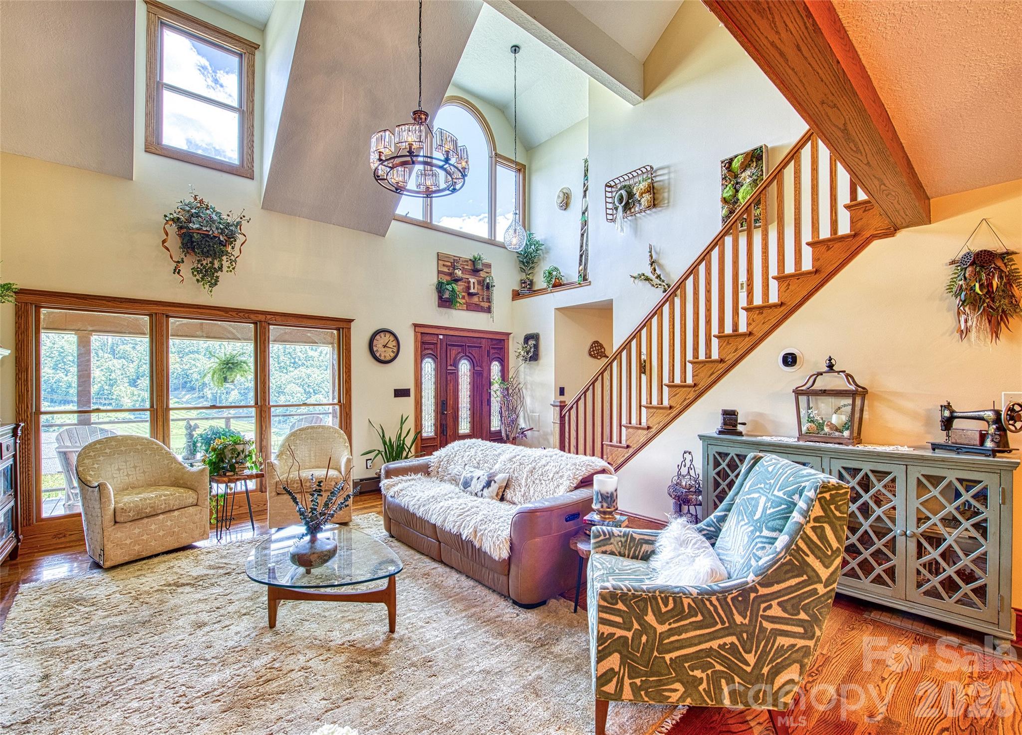 910 California Creek Road Property Photo 3