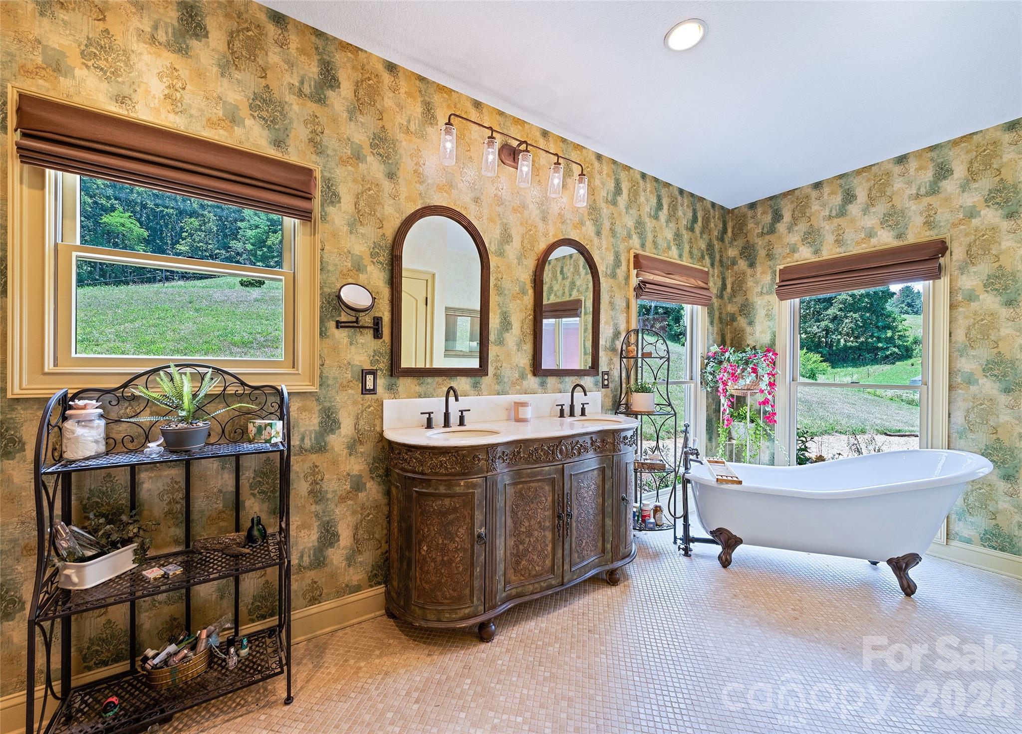 910 California Creek Road Property Photo 11