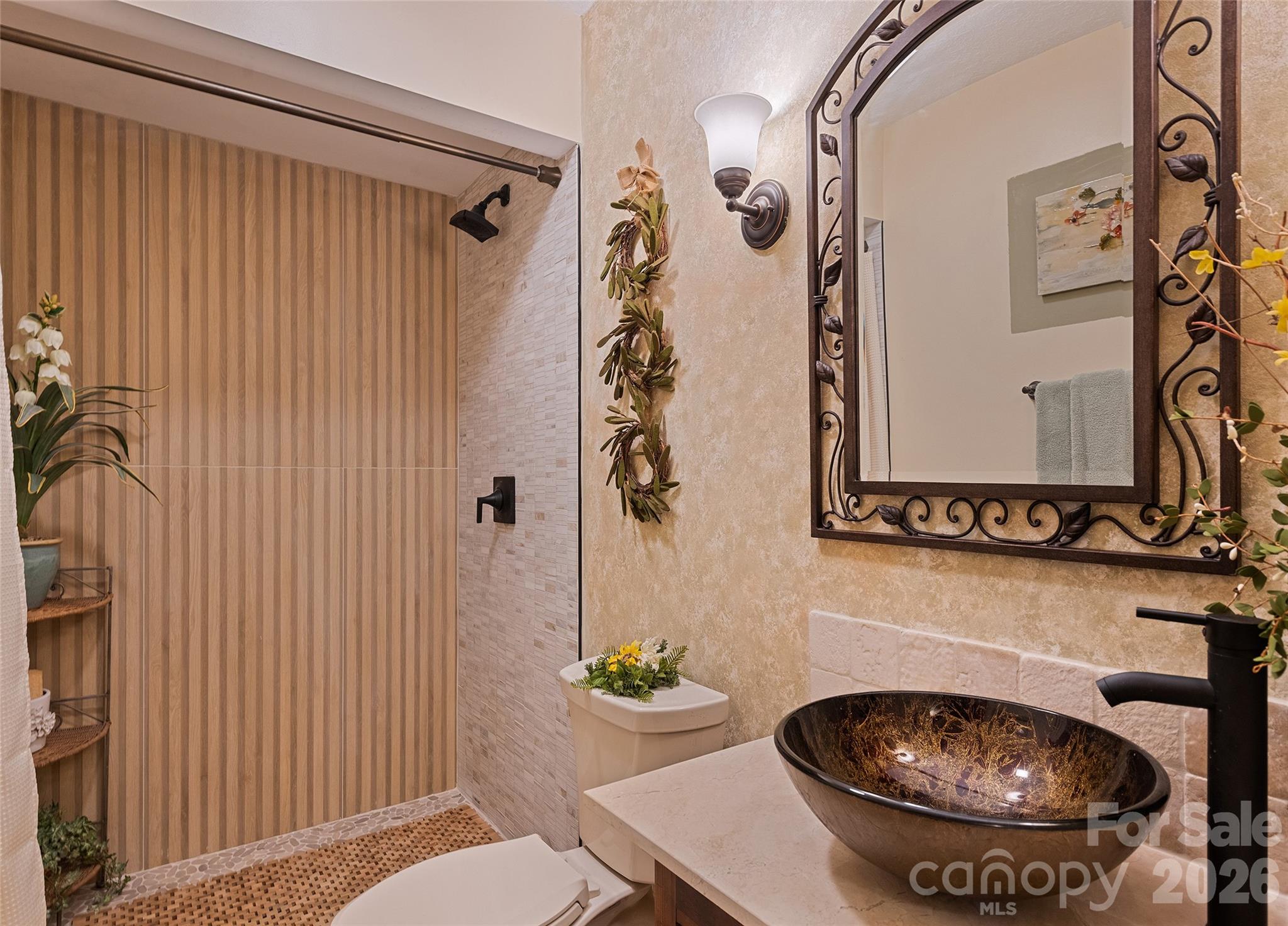 910 California Creek Road Property Photo 17